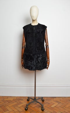 Collection Automne-Hiver 2013 LANVIN par Alber Elbaz : gilet en peau de mouton noire - Manteau
