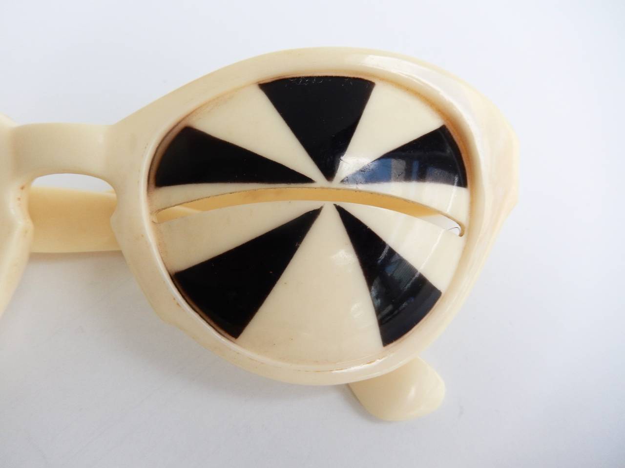 Women's or Men's Iconic 1960s Mod/Op Art Sunglasses/Italy