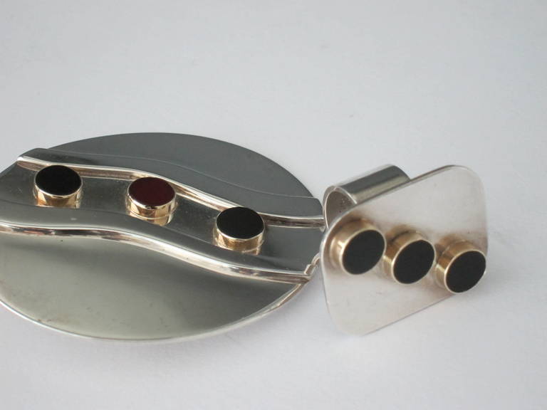 1960s Pierre Cardin Space-Age, Sterling Silver, Onyx, Carnelian and 14K Pin In Good Condition For Sale In Winnetka, IL