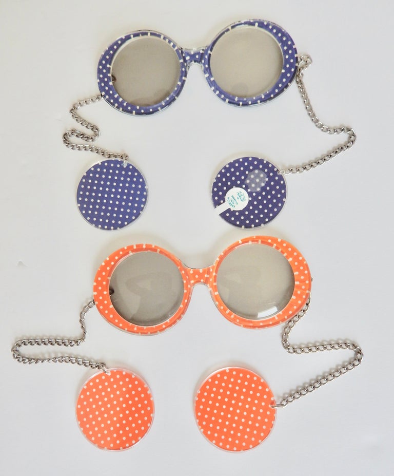 1970s Novelty Fashion Sunglasses For Sale at 1stdibs