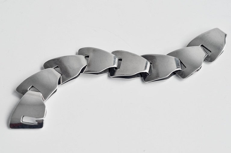 1970s Gucci Sterling Silver Modern Link Bracelet In Good Condition In Winnetka, IL