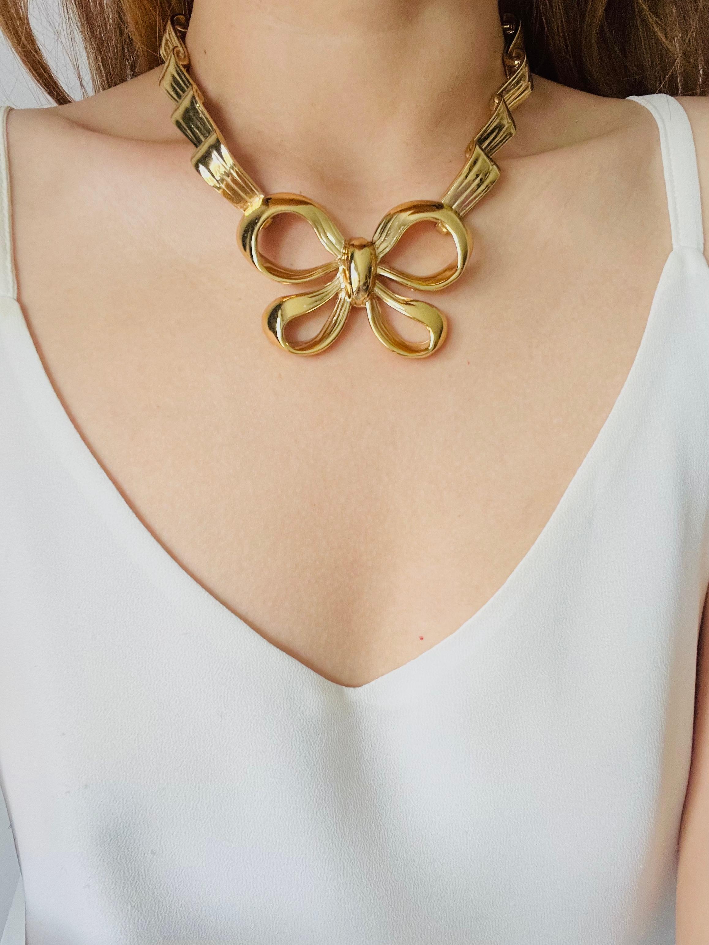 Yves Saint Laurent YSL Vintage Collana Choker con nodo grande e nastro pendente in vendita 2