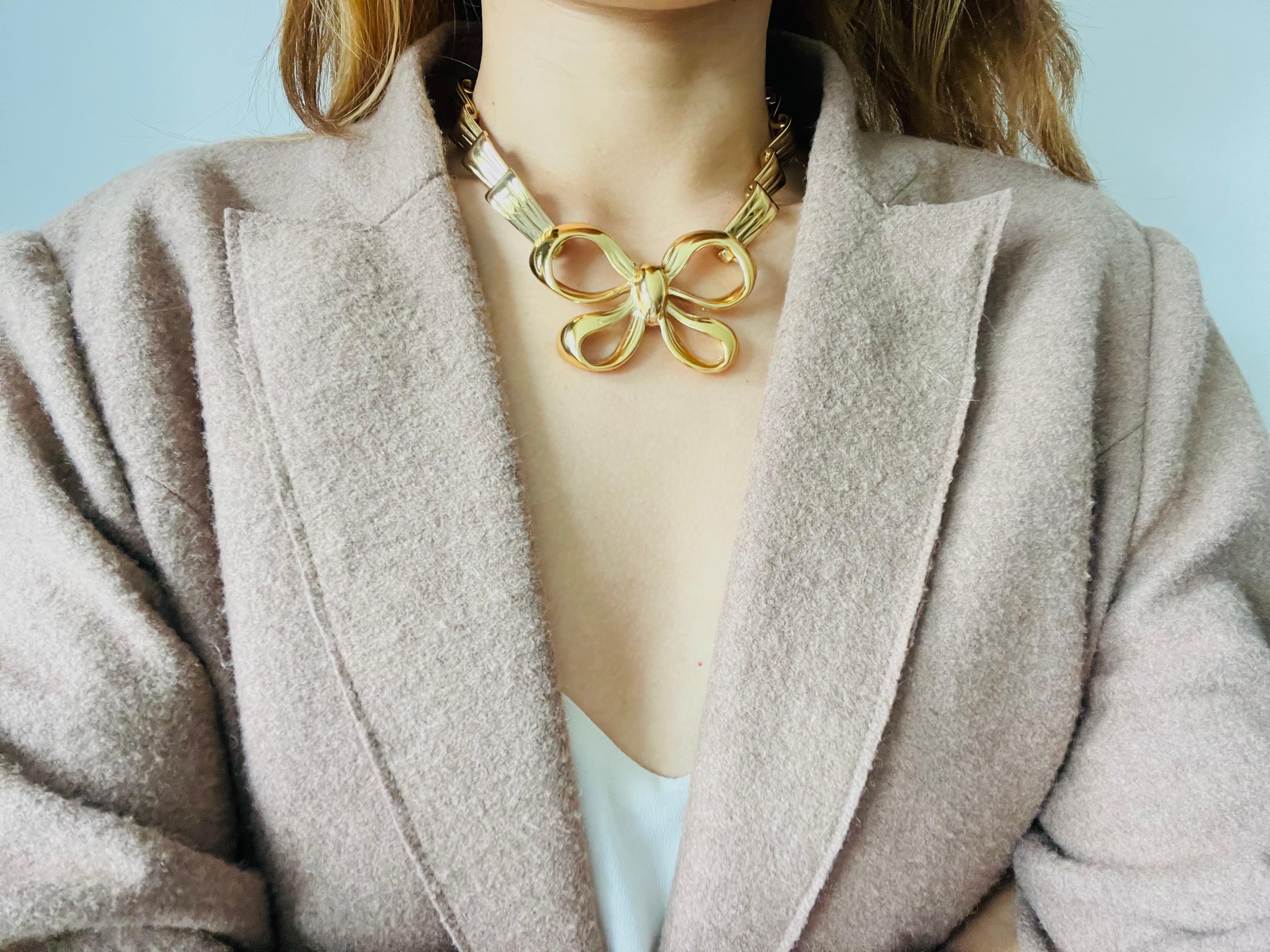 Yves Saint Laurent YSL Vintage Collana Choker con nodo grande e nastro pendente in vendita 1