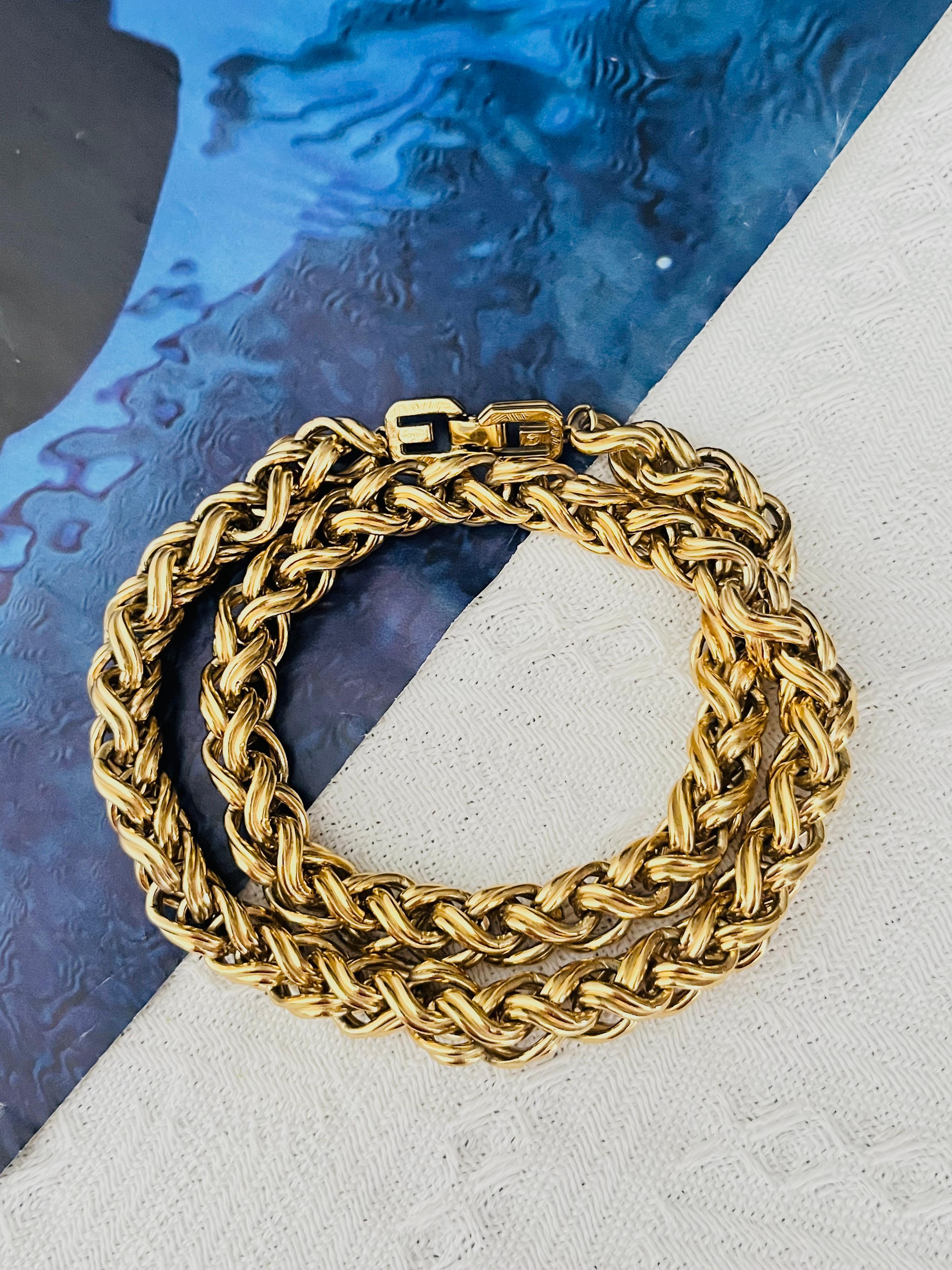 Givenchy Vintage 1980s Unisex Braided Interlocked Link Cuban Rope Chain Chunky Choker Collar Modernist Long Necklace Bracelet, Gold Tone

Very good condition. 100% genuine. 

Signed at the back. Rare to find. Can be also worn as a