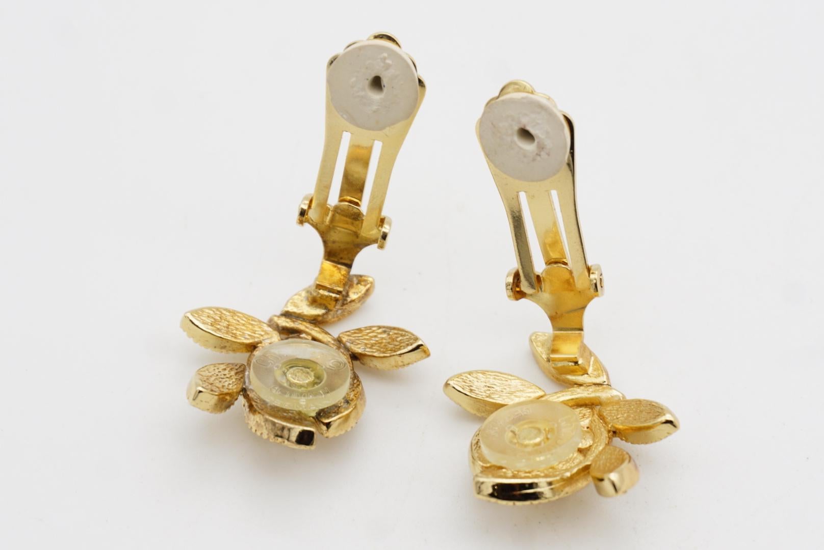 Orecchini a clip in oro con doppia foglia d'ulivo in rilievo, Christian Dior, anni '80. in vendita 7