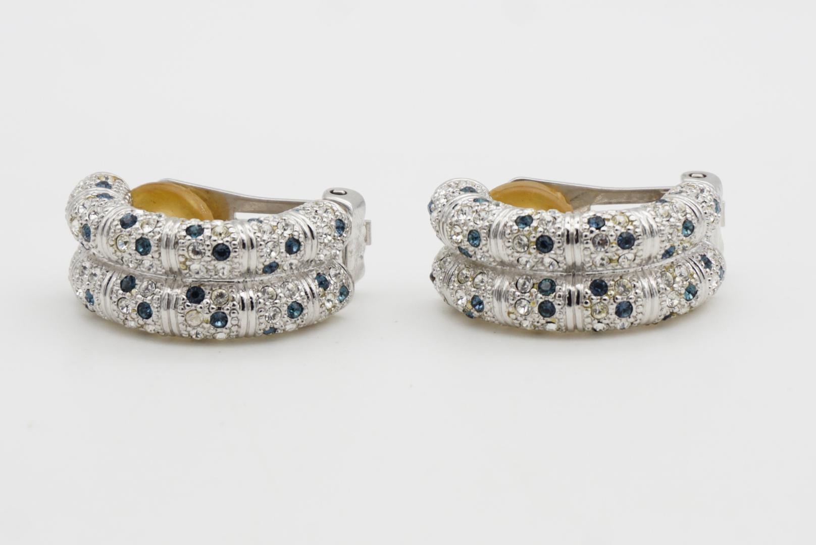 Christian Dior GROSSE 1970s Zaffiro Clear Crystals Dome Orecchini a clip in argento in vendita 2