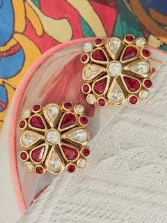 Grandes boucles d'oreilles Christian Dior Vintage en or rubis, en forme de croix de Malte avec pendentifs en forme de goutte d'eau