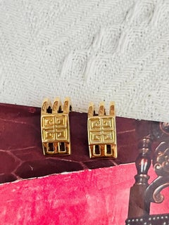 Givenchy Vintage Gold Unisex 4G Monogram Rechteckige durchbrochene Creolen mit gewölbter Form