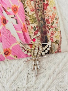 Crown TRIFARI Philippe 1940s Bird Ruby Red Eye Crystals Swallow Perch Brooch