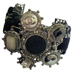 Chanel Vintage Haute Couture Gripoix Pearl Black Coco Crush Statement bracelet
