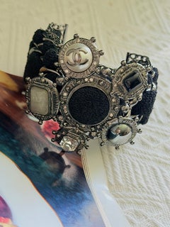 Chanel Vintage Haute Couture Gripoix Pearl Black Coco Crush Statement bracelet