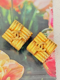 Chanel Vintage 1996 Iconic Gold Patchwork Foldable Square CC Coco Clip Earrings