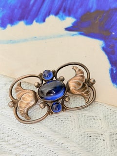Georg Jensen, 1945-années 1960 : broche rare et emblématique en argent massif 236A avec pierre de lune bleue