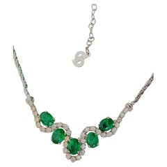 Collar ondulado de Christian Dior Haute Couture con cristales esmeralda verdes ovalados icónicos