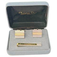 Christian Dior – Kultiges Set aus Manschettenknöpfen und Krawattenklammer in „Rare Matte Silver Glow Gold“ mit Box