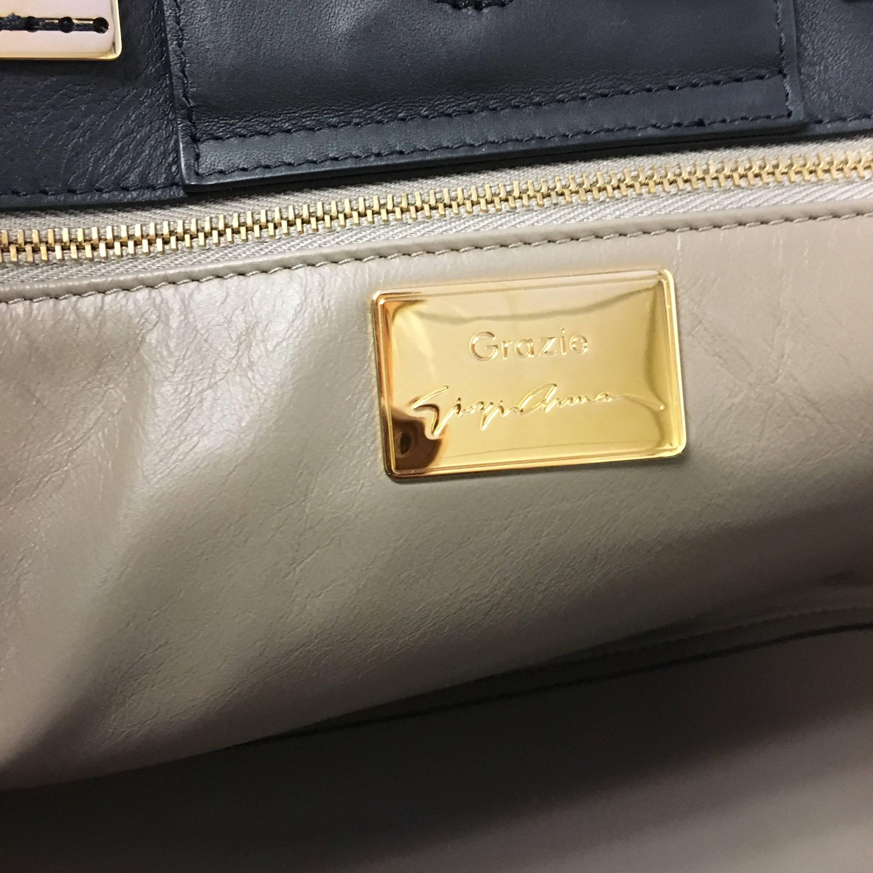 GIORGIO ARMANI  Black Leather Trapeze Tote Large Bag In Excellent Condition In Westlake Village, CA