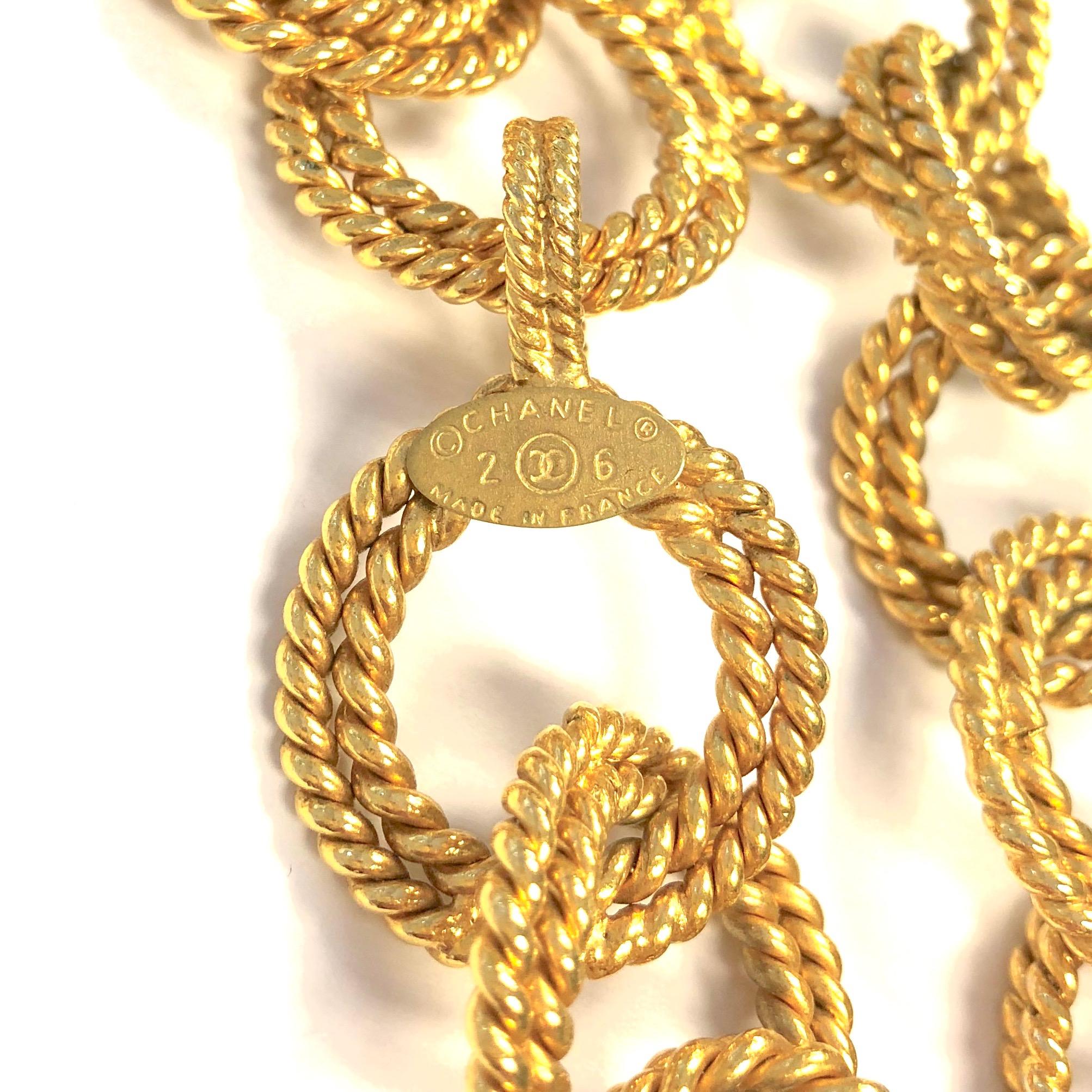 Chanel Chunky Gold Double Circle Rope Link Necklace  In Excellent Condition In Westlake Village, CA