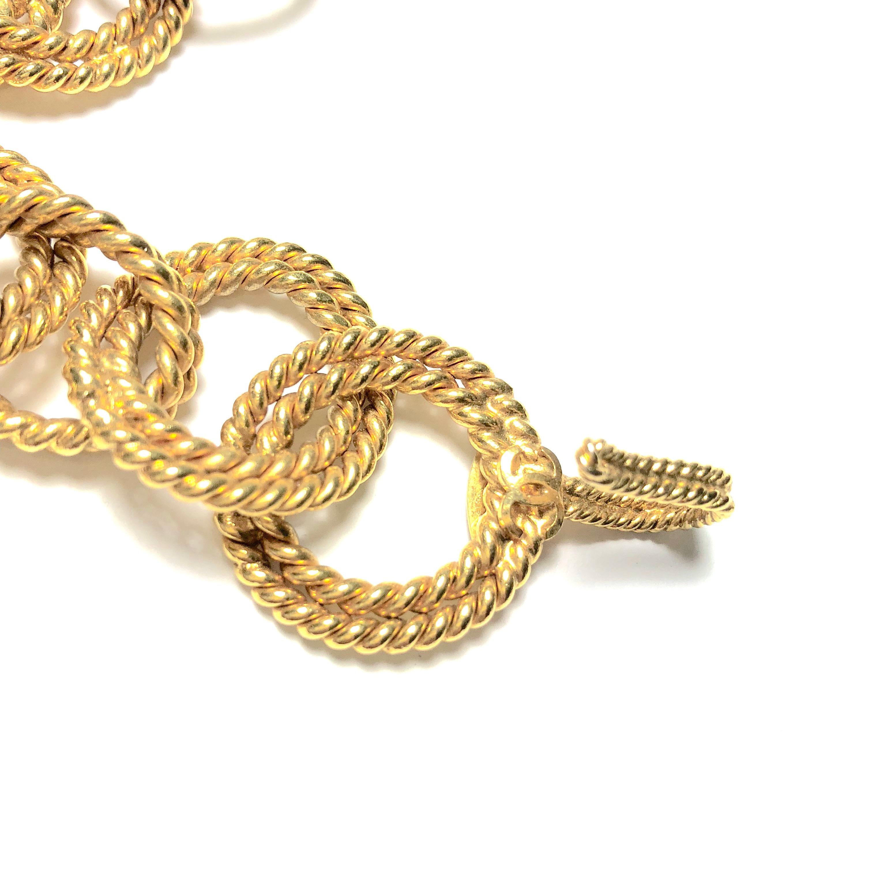 Women's or Men's Chanel Chunky Gold Double Circle Rope Link Necklace 