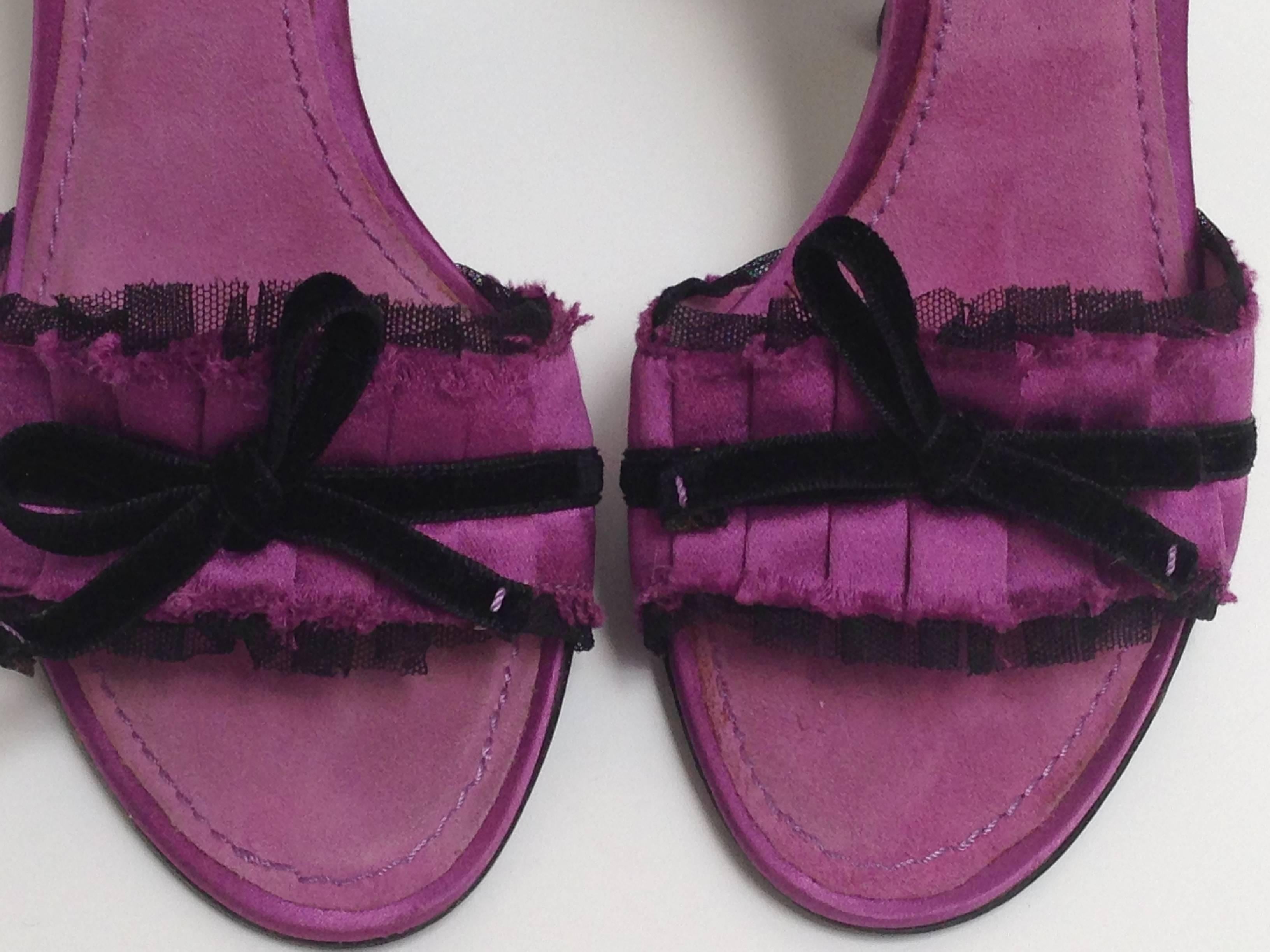 Louis Vuitton Balmoral Purple Satin & Black Velvet D'Orsay Heels 37.5 In Excellent Condition In Westlake Village, CA