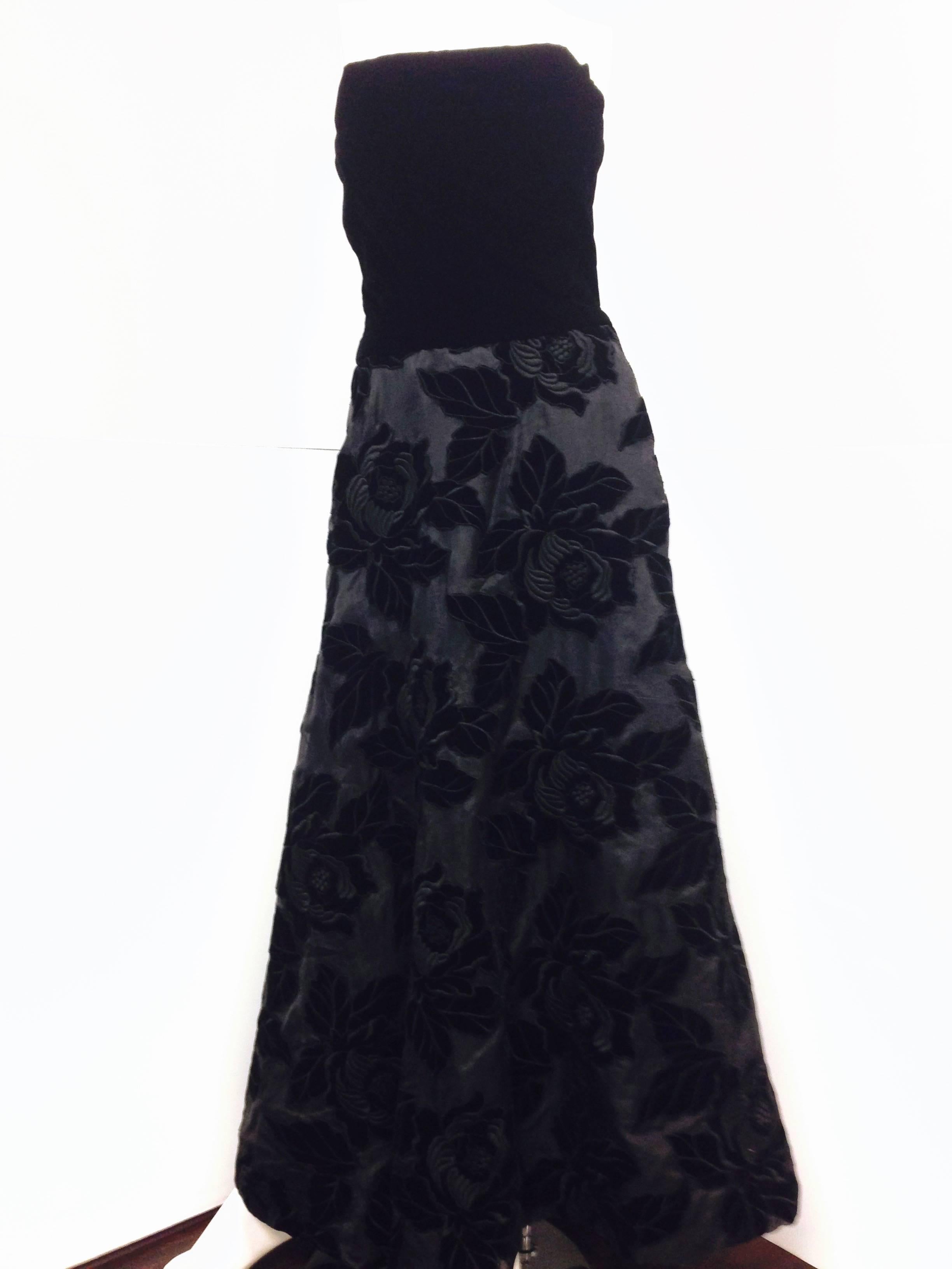 Women's Vintage SCAASI Black Velvet Appliqué Detail Dress and Blazer For Sale