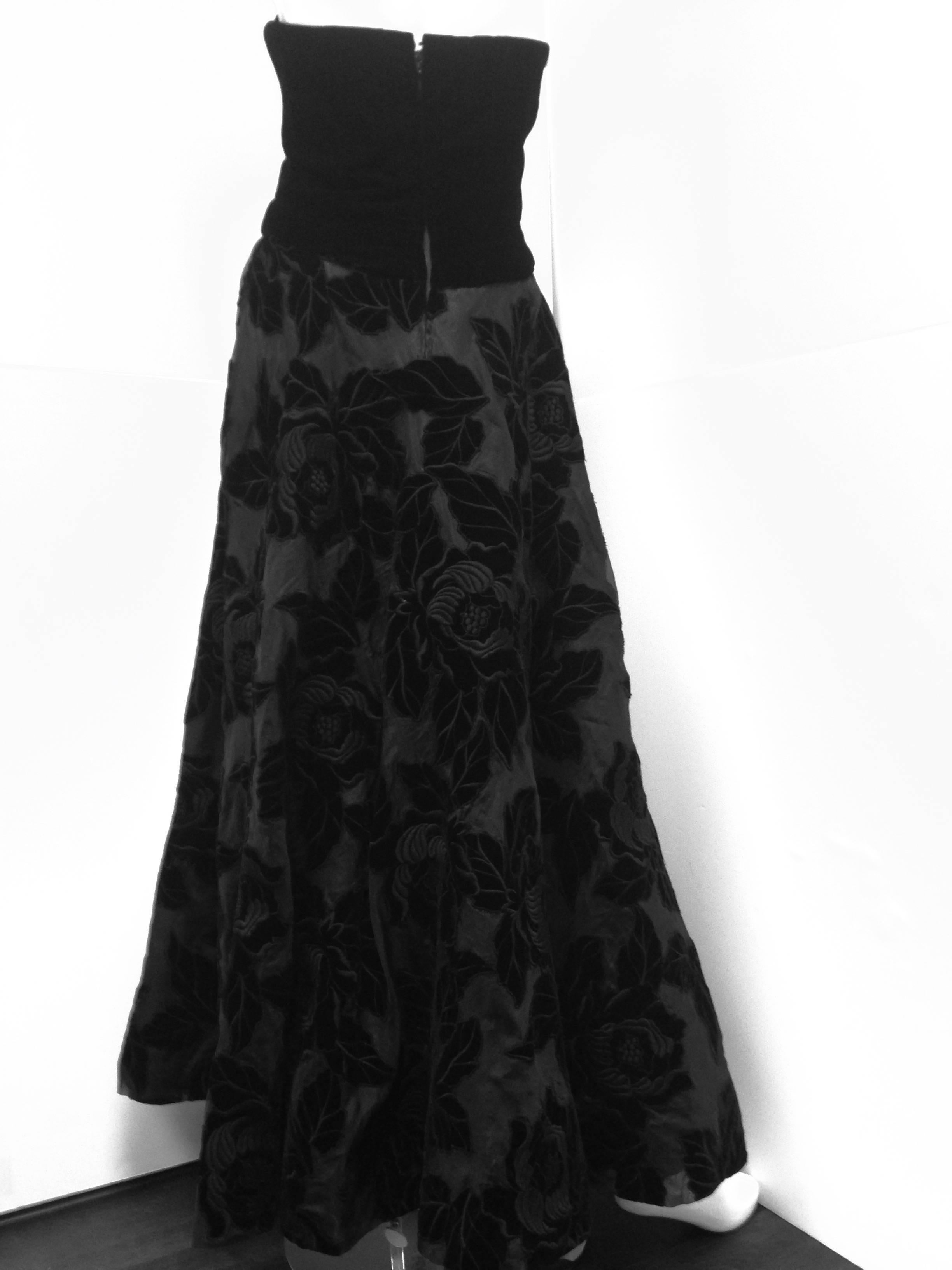 Vintage SCAASI Black Velvet Appliqué Detail Dress and Blazer For Sale 2