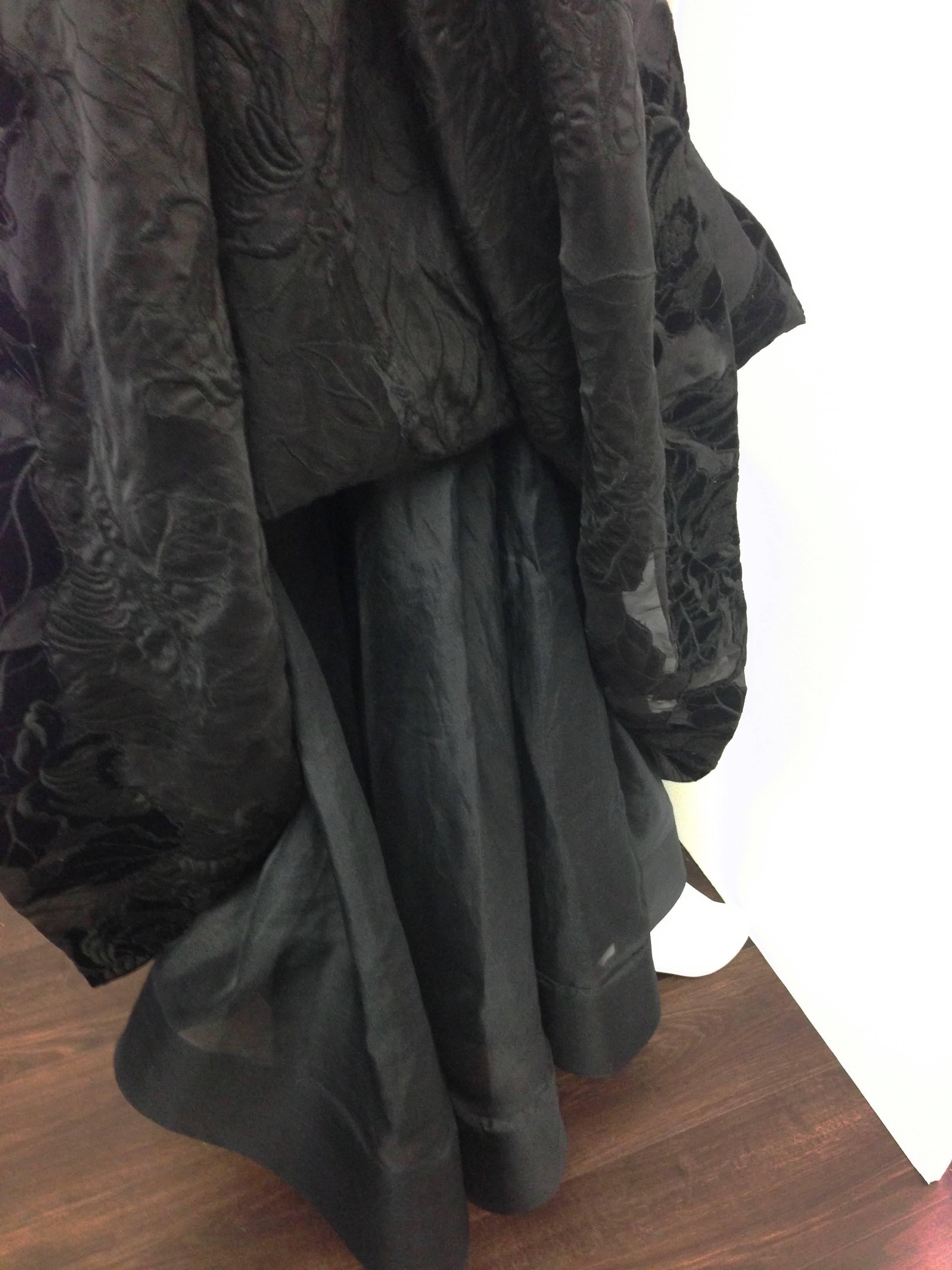 Vintage SCAASI Black Velvet Appliqué Detail Dress and Blazer For Sale 3