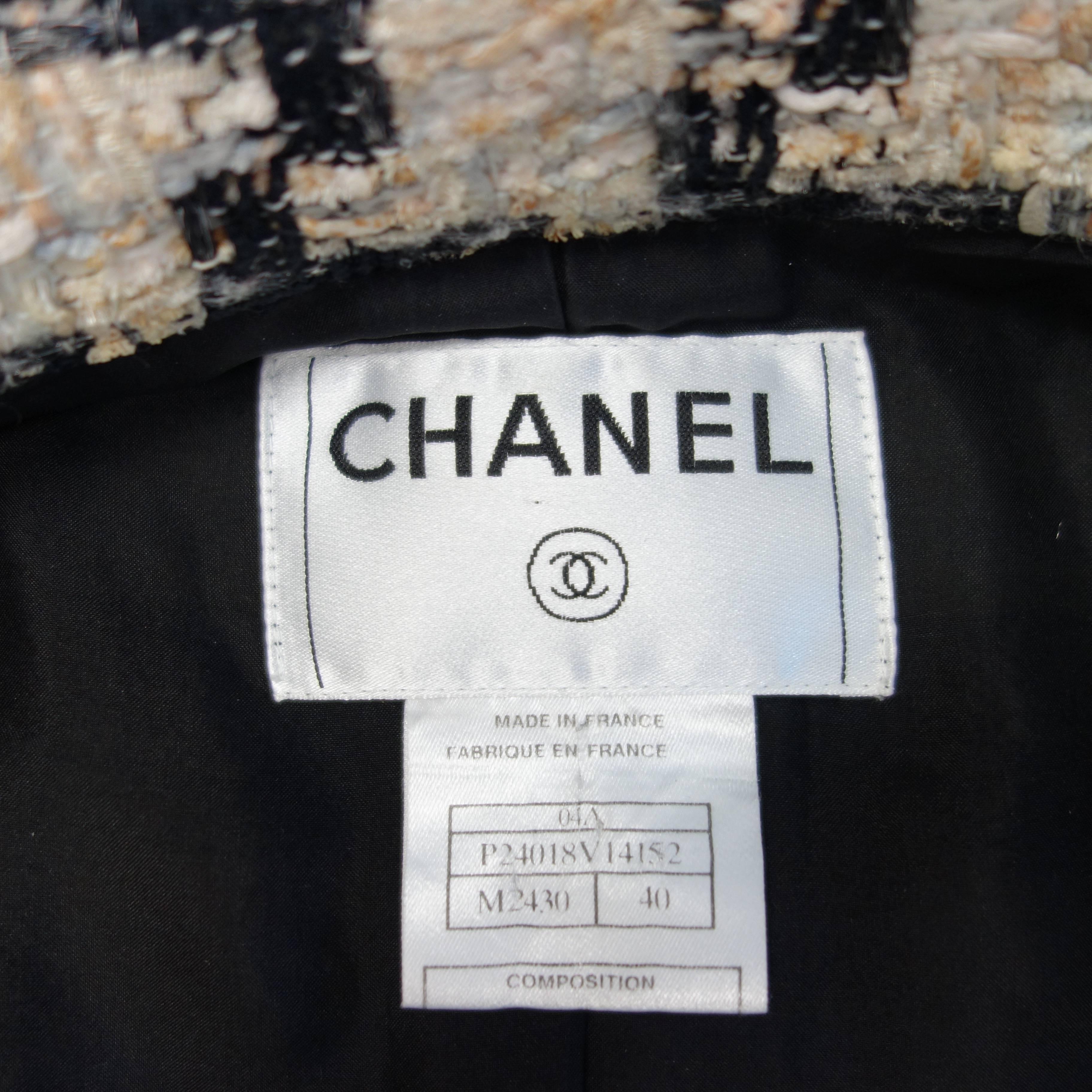Women's CHANEL 04A Fantasy Tweed Jacket with Bows Size 40
