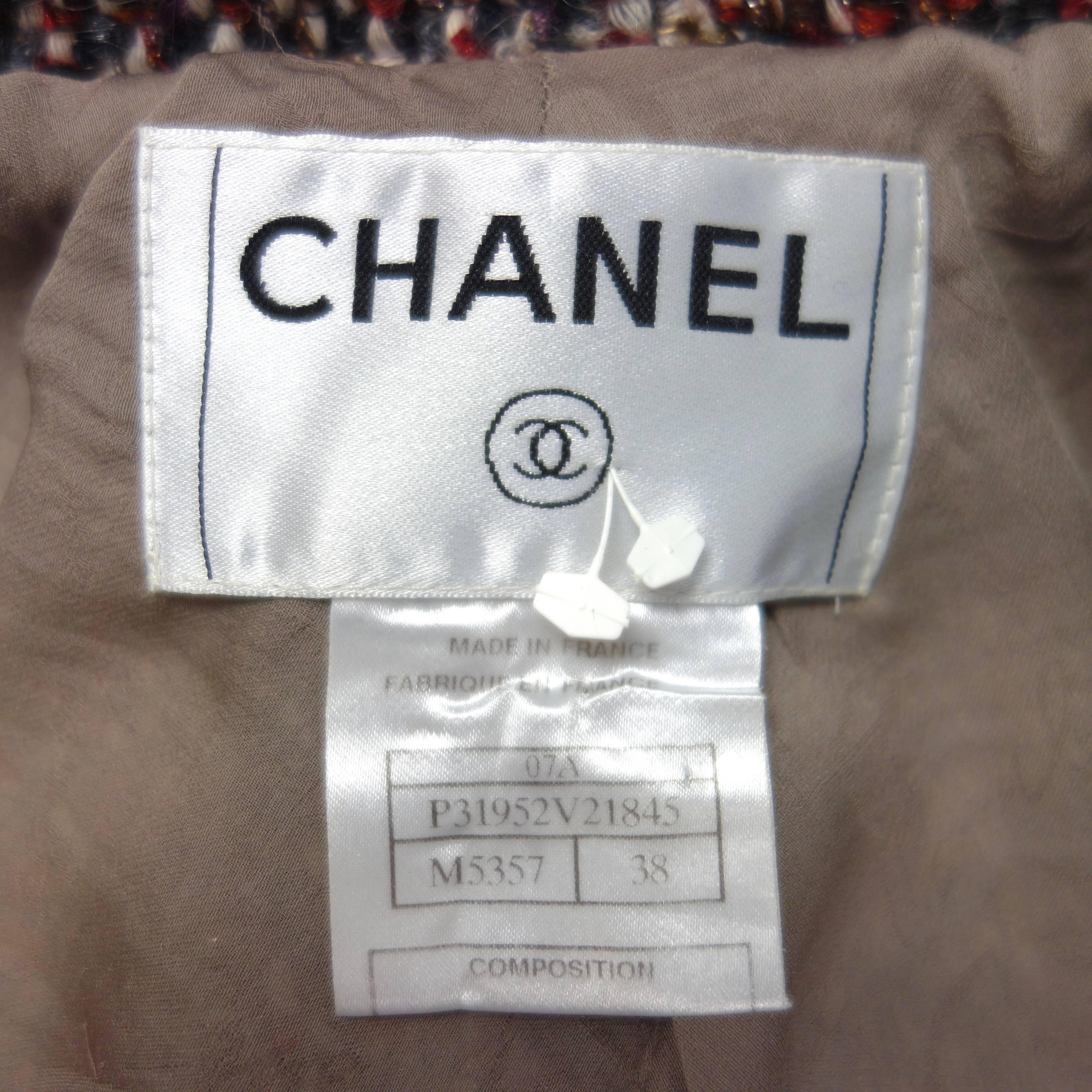 Chanel 07A Metallic-Flecked Boucle Tweed Suit Size 38 In Excellent Condition In Westlake Village, CA