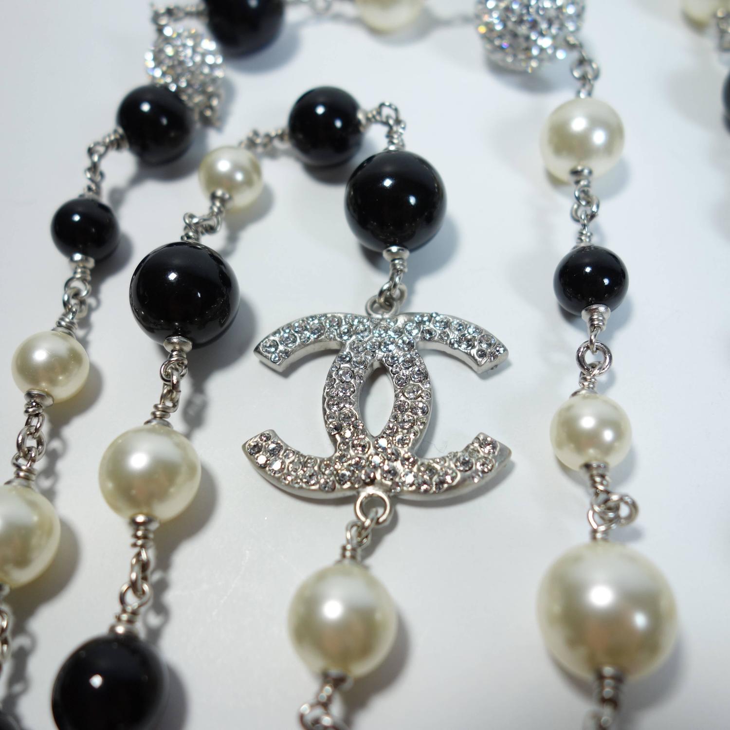 Rare CHANEL 11P CC Black and White Pearl with Crystal Balls Long