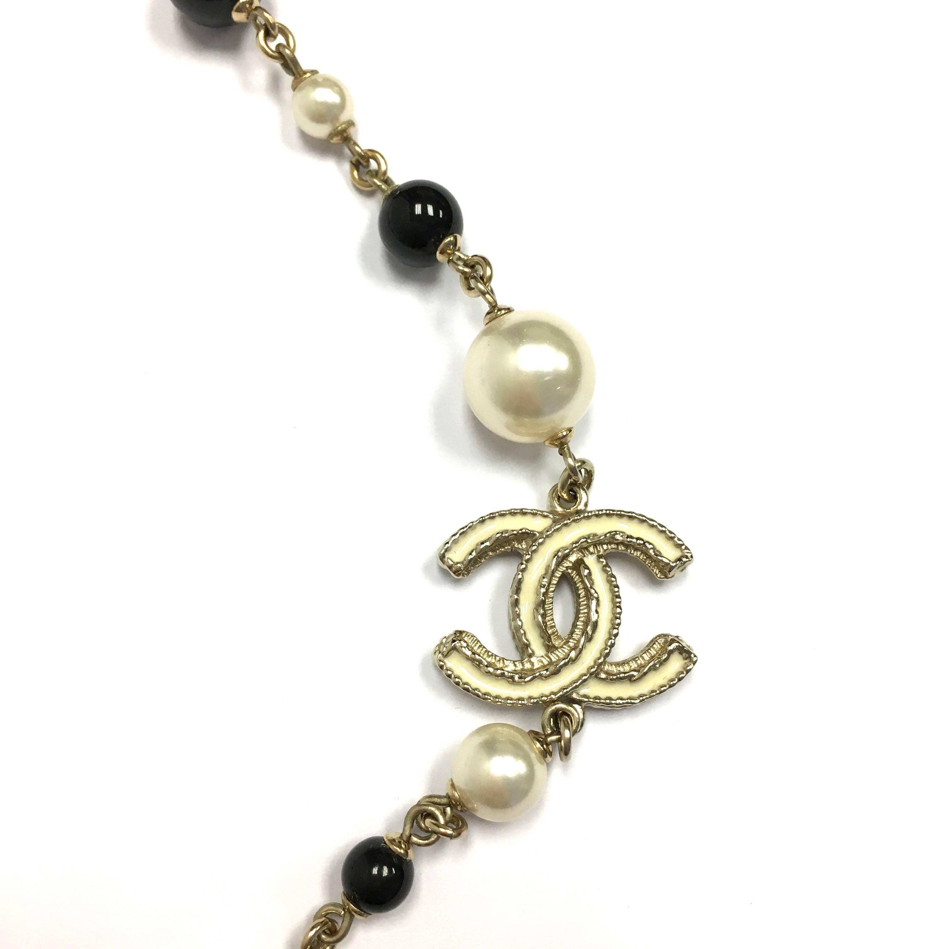 Women's Authentic Chanel 11A CC Logo Pearl Gold Tone Necklace 