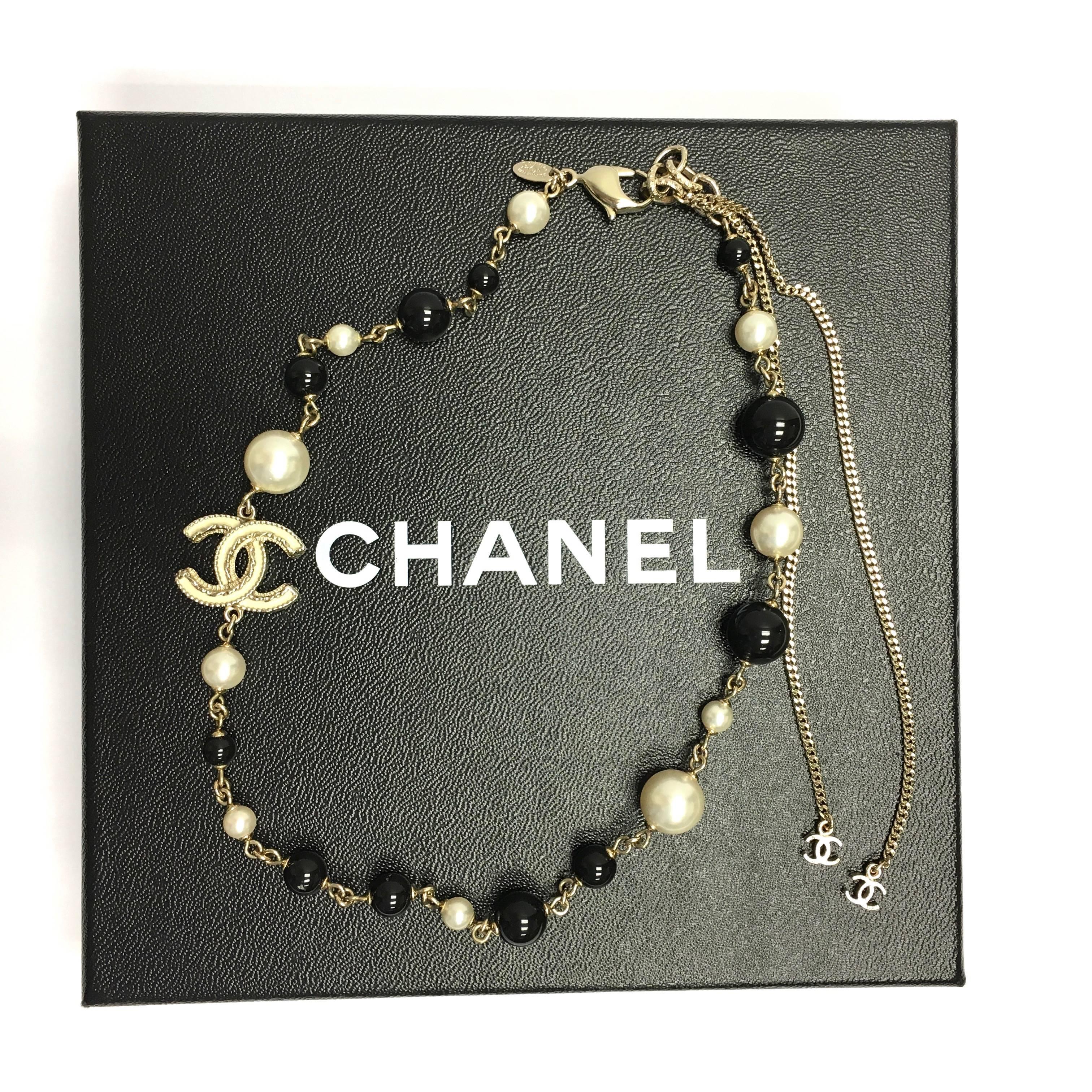 Authentic Chanel 11A CC Logo Pearl Gold Tone Necklace  1