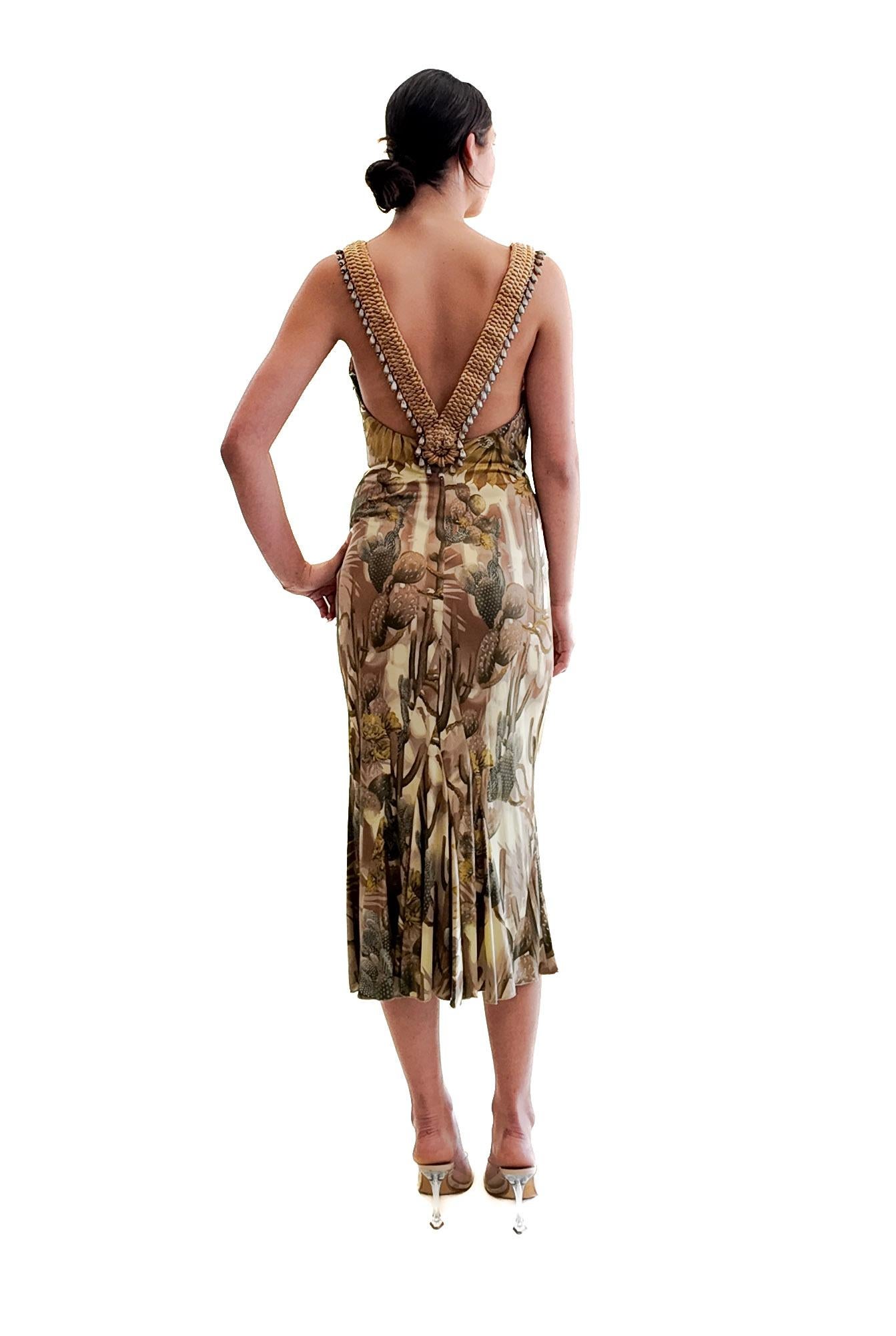 Versace S/S 2006 Desert Print Gold Trim Teelanges Kleid im Zustand „Hervorragend“ im Angebot in Los Angeles, CA