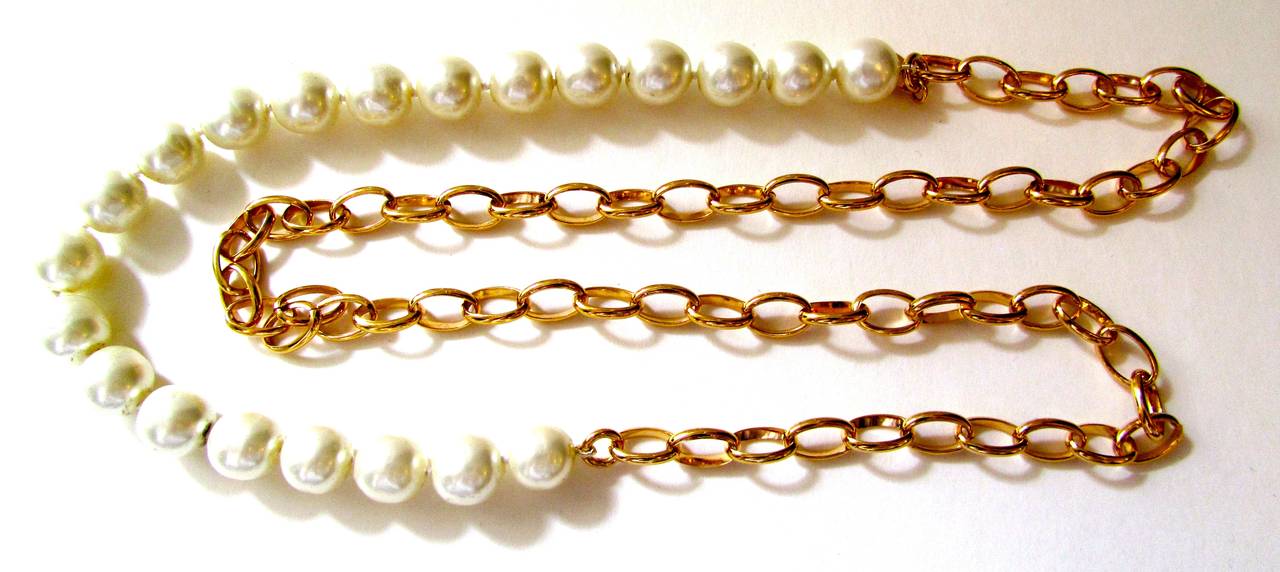 Vintage 1980's Chanel Necklace - Pearls with Gold Tone Oval Links For Sale 1