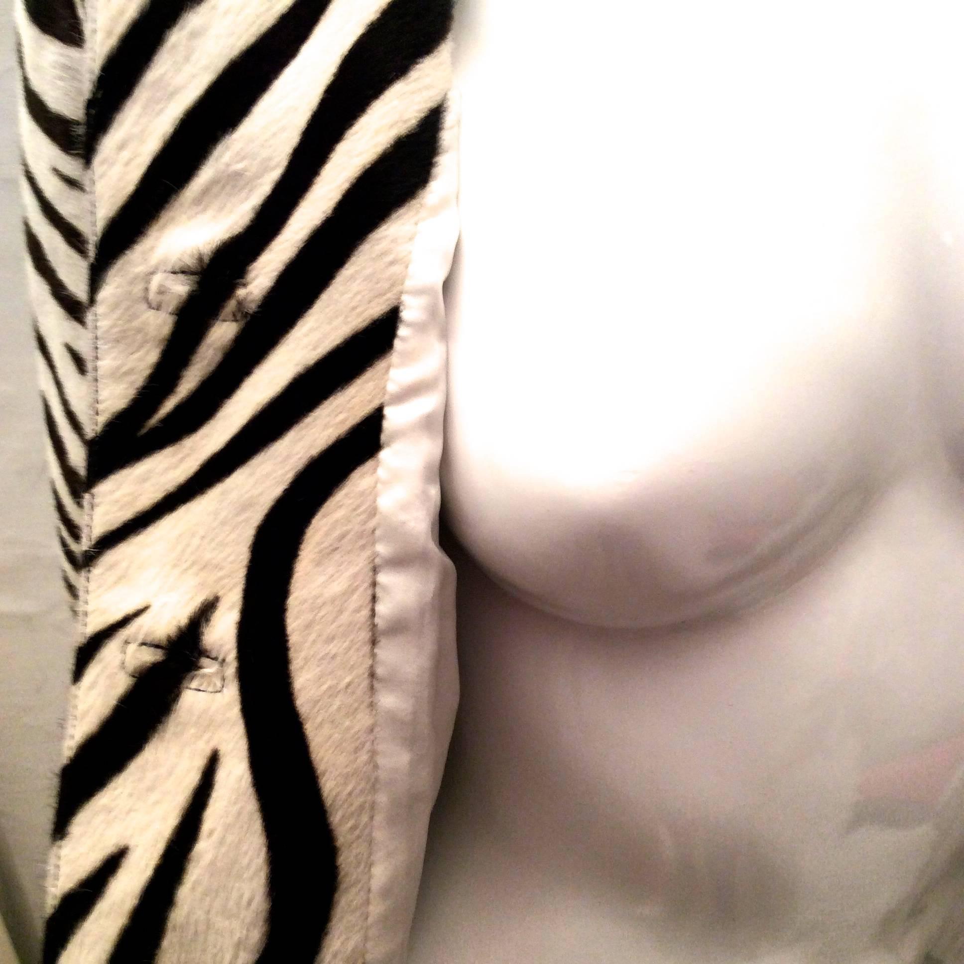 Ralph Lauren Purple Label Zebra Pattern Fur Coat - New In Excellent Condition In Boca Raton, FL