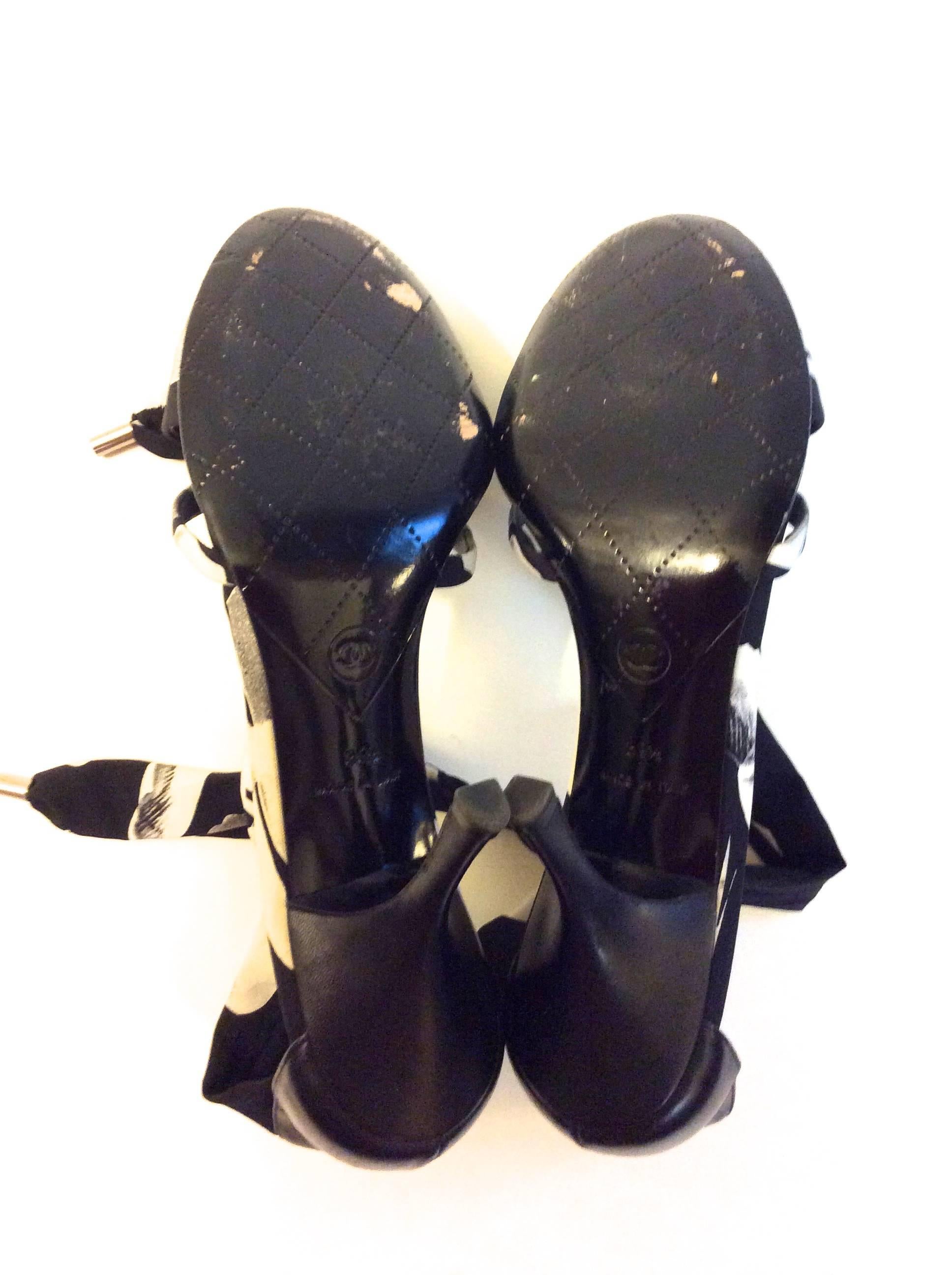 Chanel Heels - Size 39.5 - Black Leather w/ Silk For Sale 3