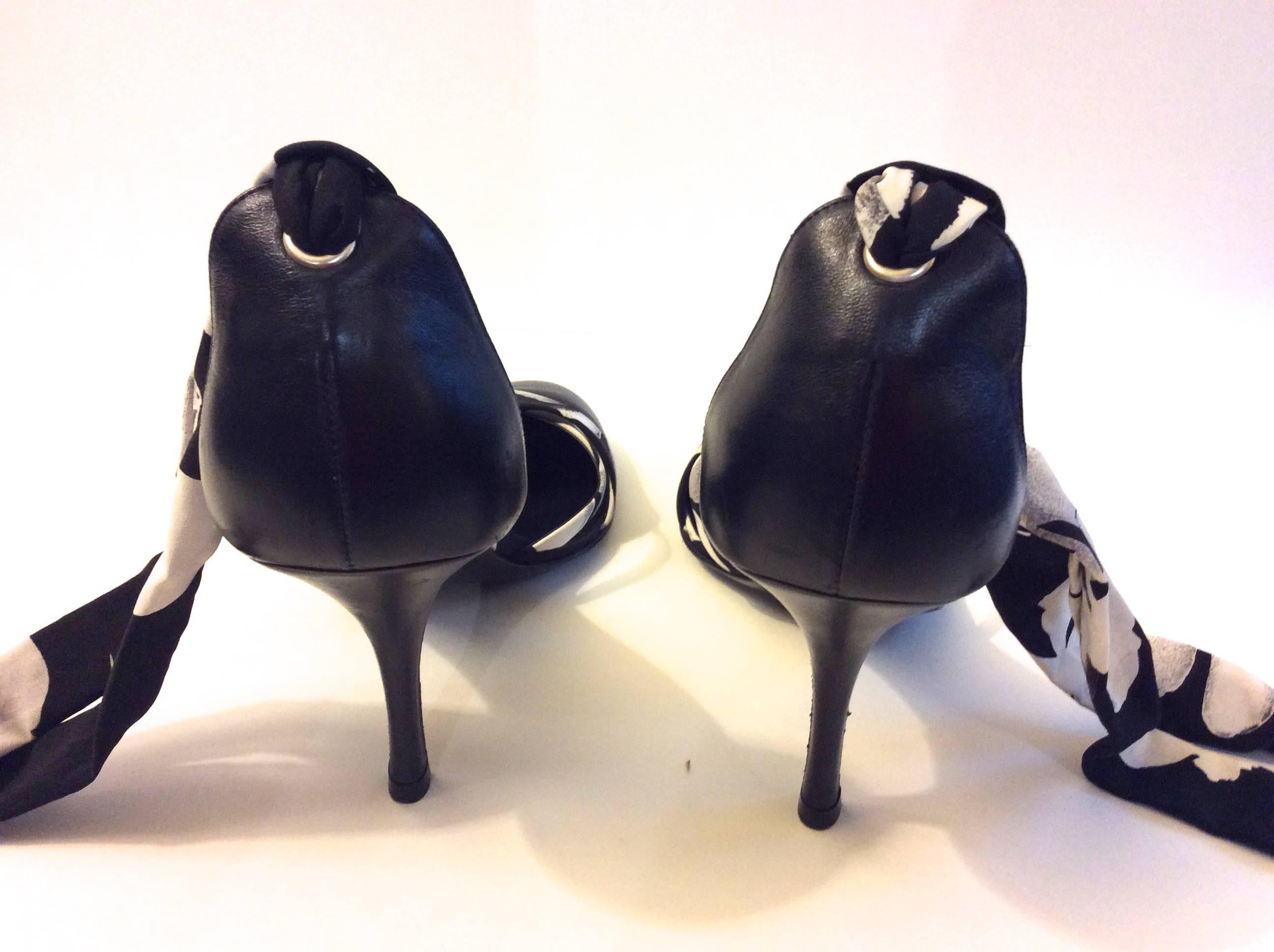 Chanel Heels - Size 39.5 - Black Leather w/ Silk For Sale 5