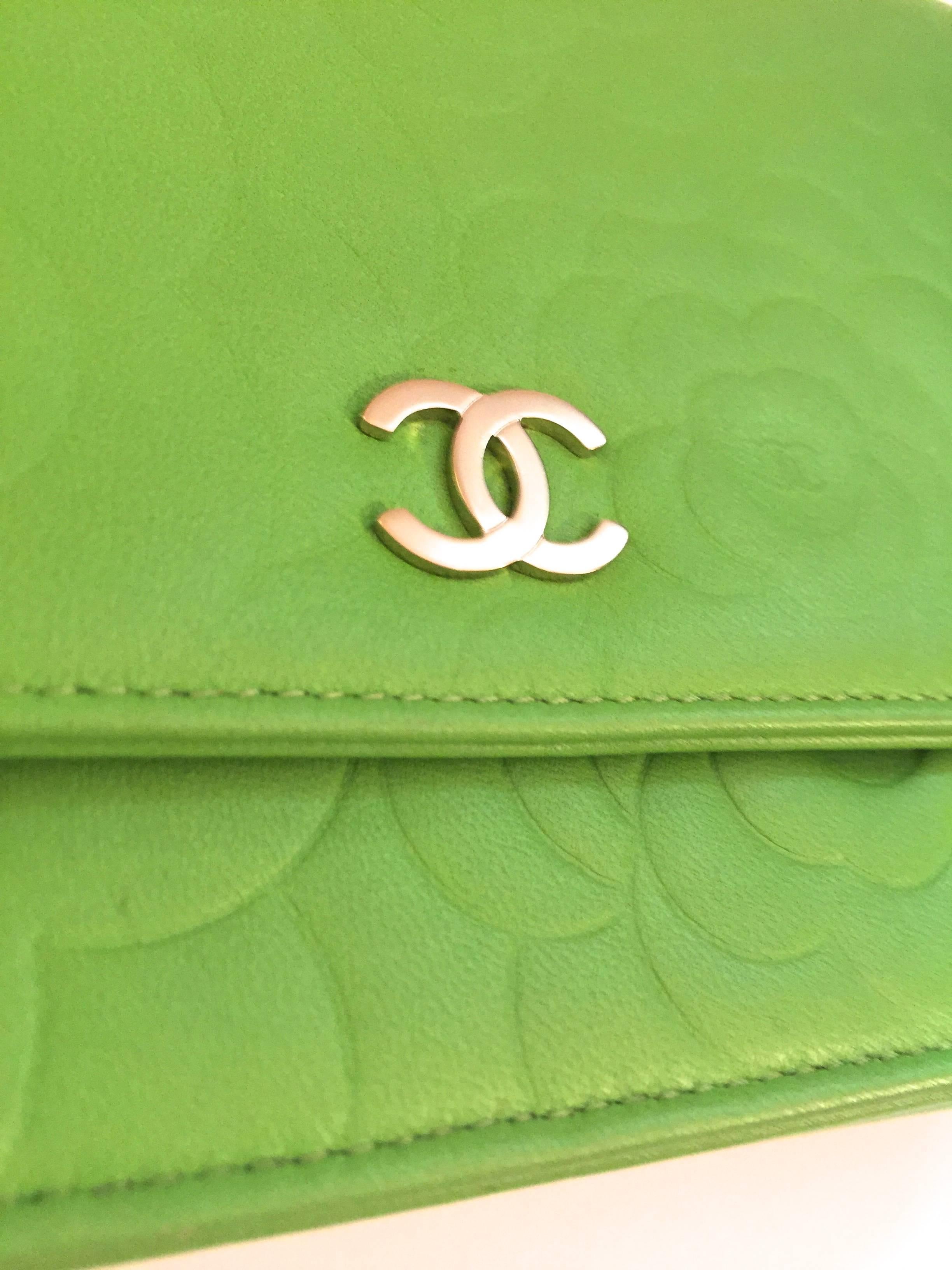 New Chanel Wallet on a Chain - Lambskin - Green with Embossed Camellias 5