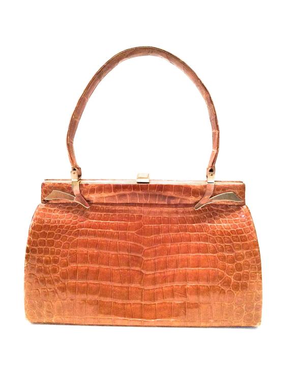 Magnificent Vintage Alligator Handbag - Tan / Light Brown For Sale at ...