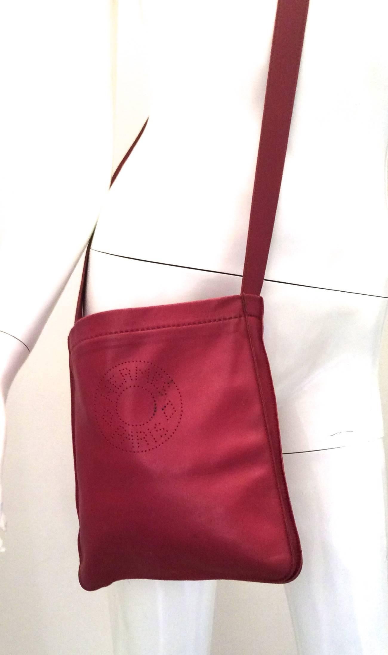 Hermes Crossbody Purse - Red Leather  In Good Condition For Sale In Boca Raton, FL