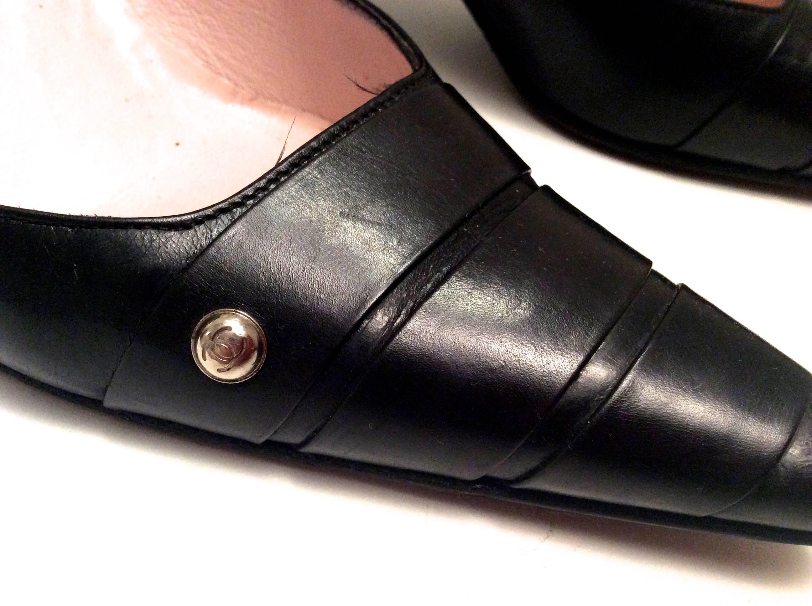 Chanel Black Leather Pumps - Size 38 For Sale 6