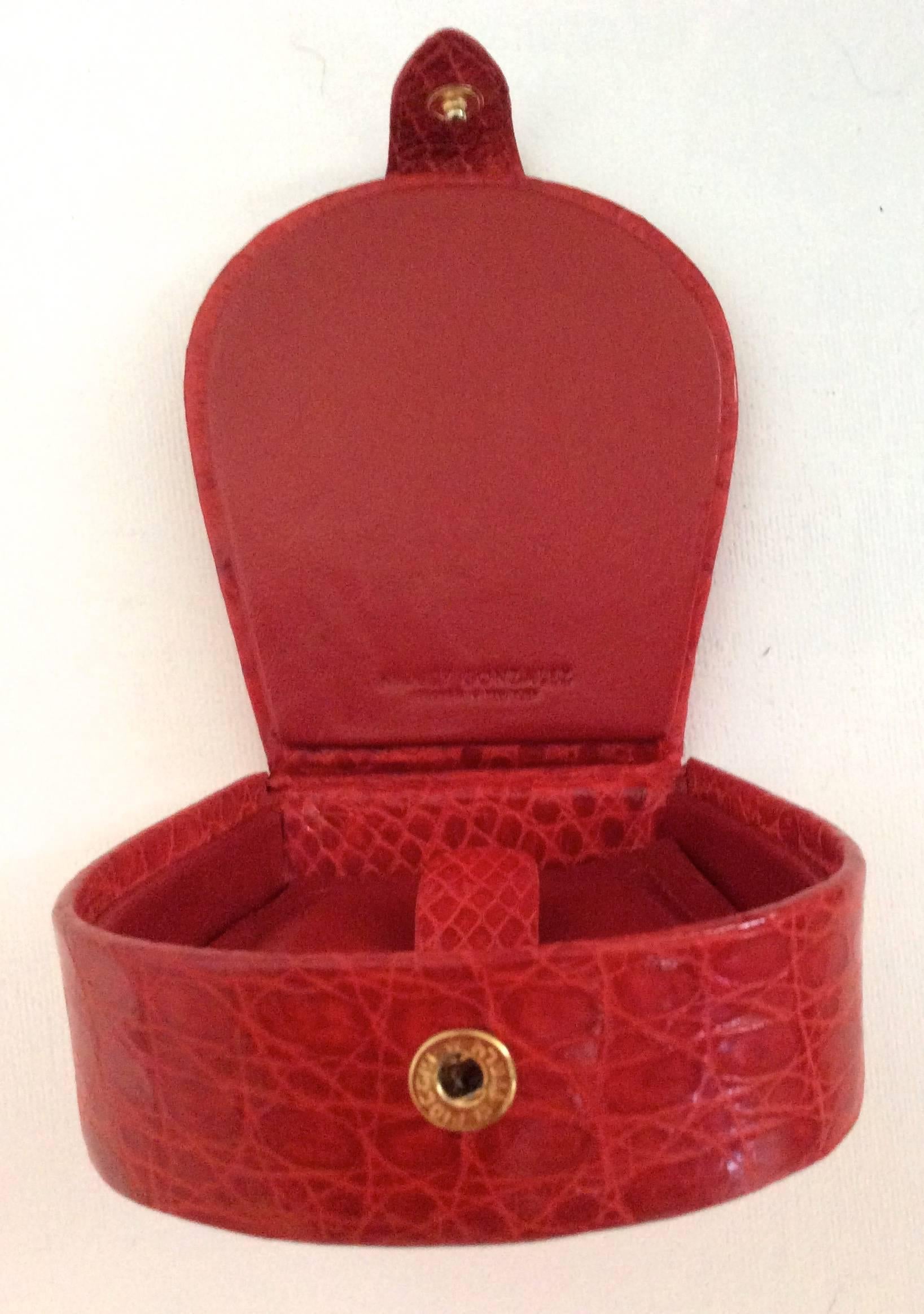 Nancy Gonzalez Crocodile Case - Bright Red For Sale 3