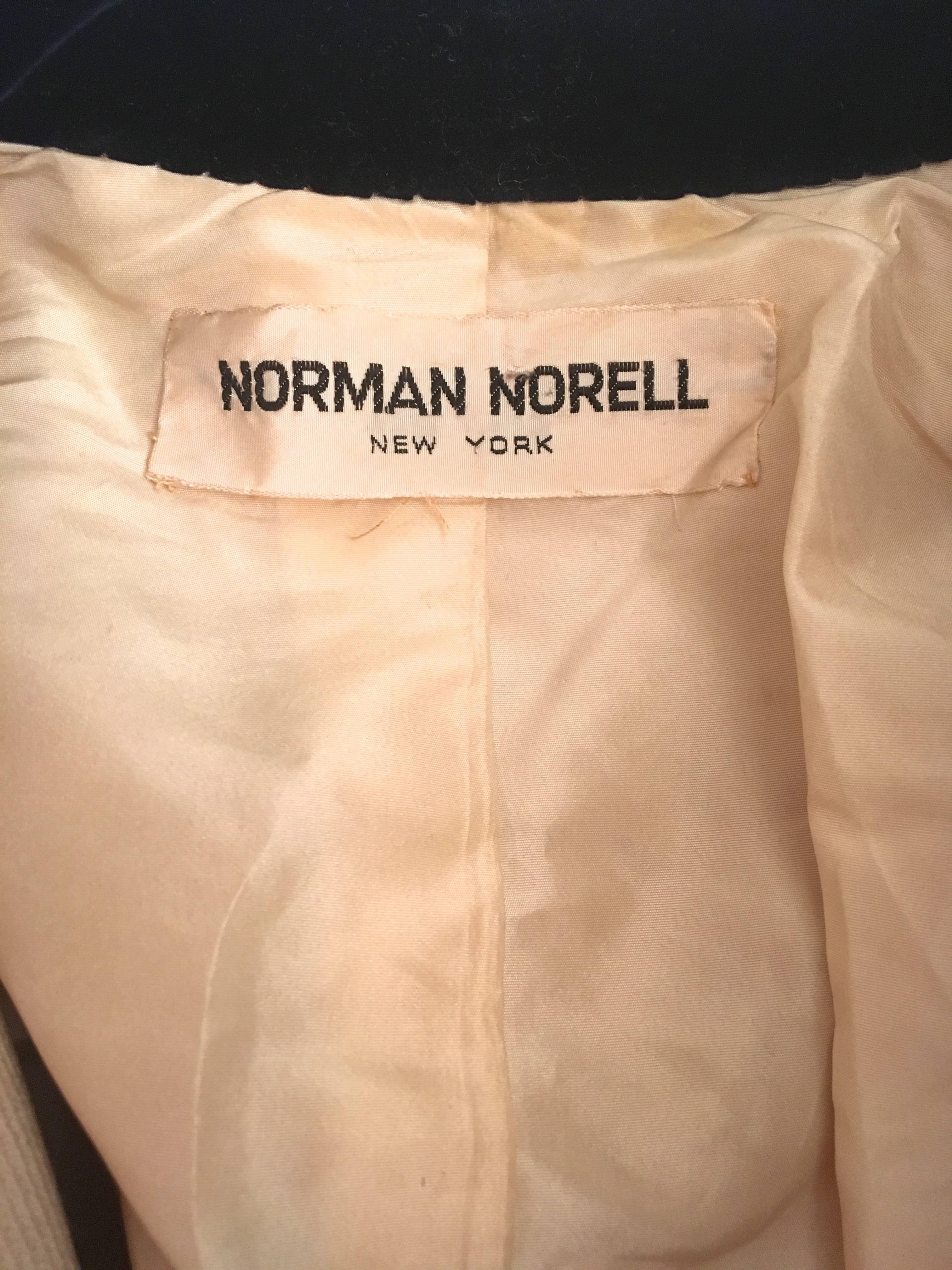 Norman Norell Beige and Dark Blue Coat - 1960's In Good Condition For Sale In Boca Raton, FL