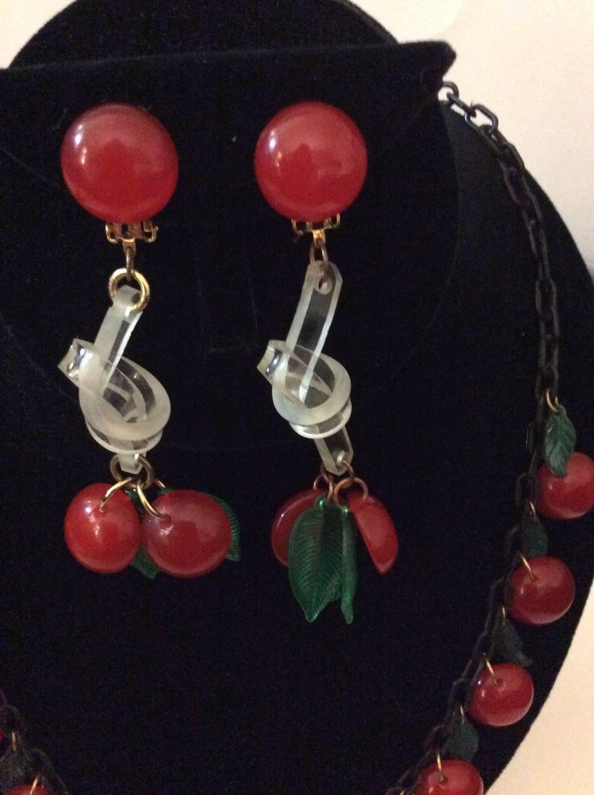  Bakelite Cherry Necklace with Matching Earrings In Excellent Condition For Sale In Boca Raton, FL
