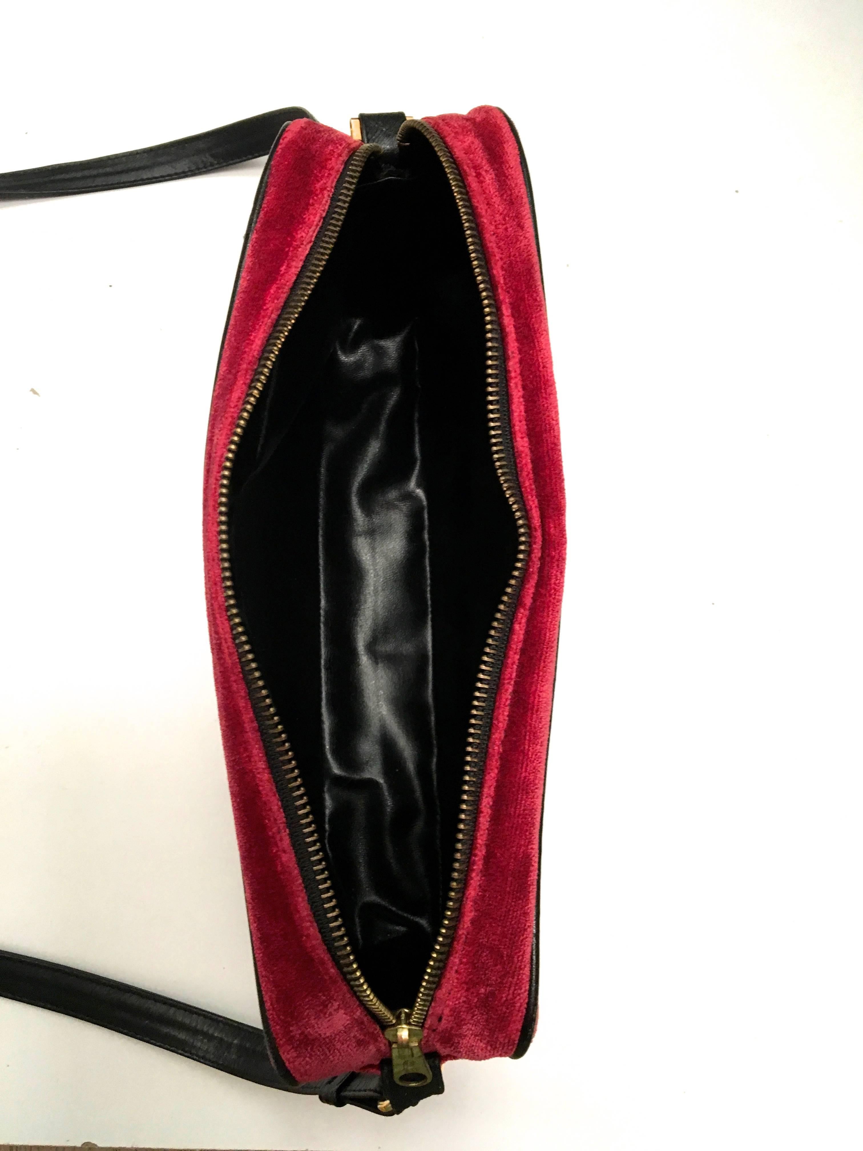 Women's Roberta di Camerino Velvet Shoulder Bag For Sale