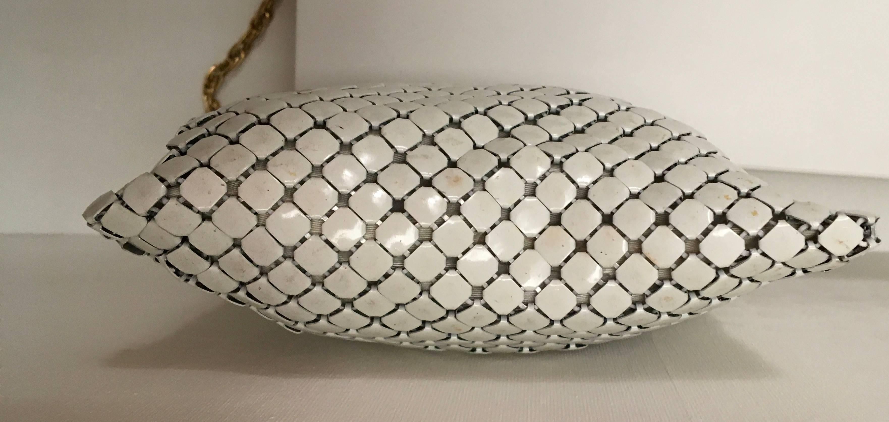 Whiting and Davis White Mesh Evening Purse In Excellent Condition In Boca Raton, FL