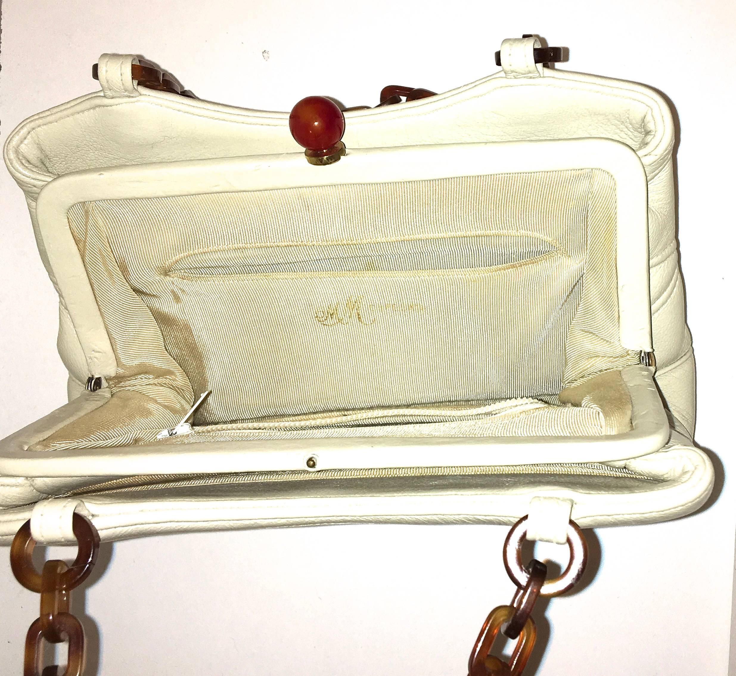 Rare 1950's Morris Moscowitz Beige Leather Purse - Bakelite Hardware For Sale 1