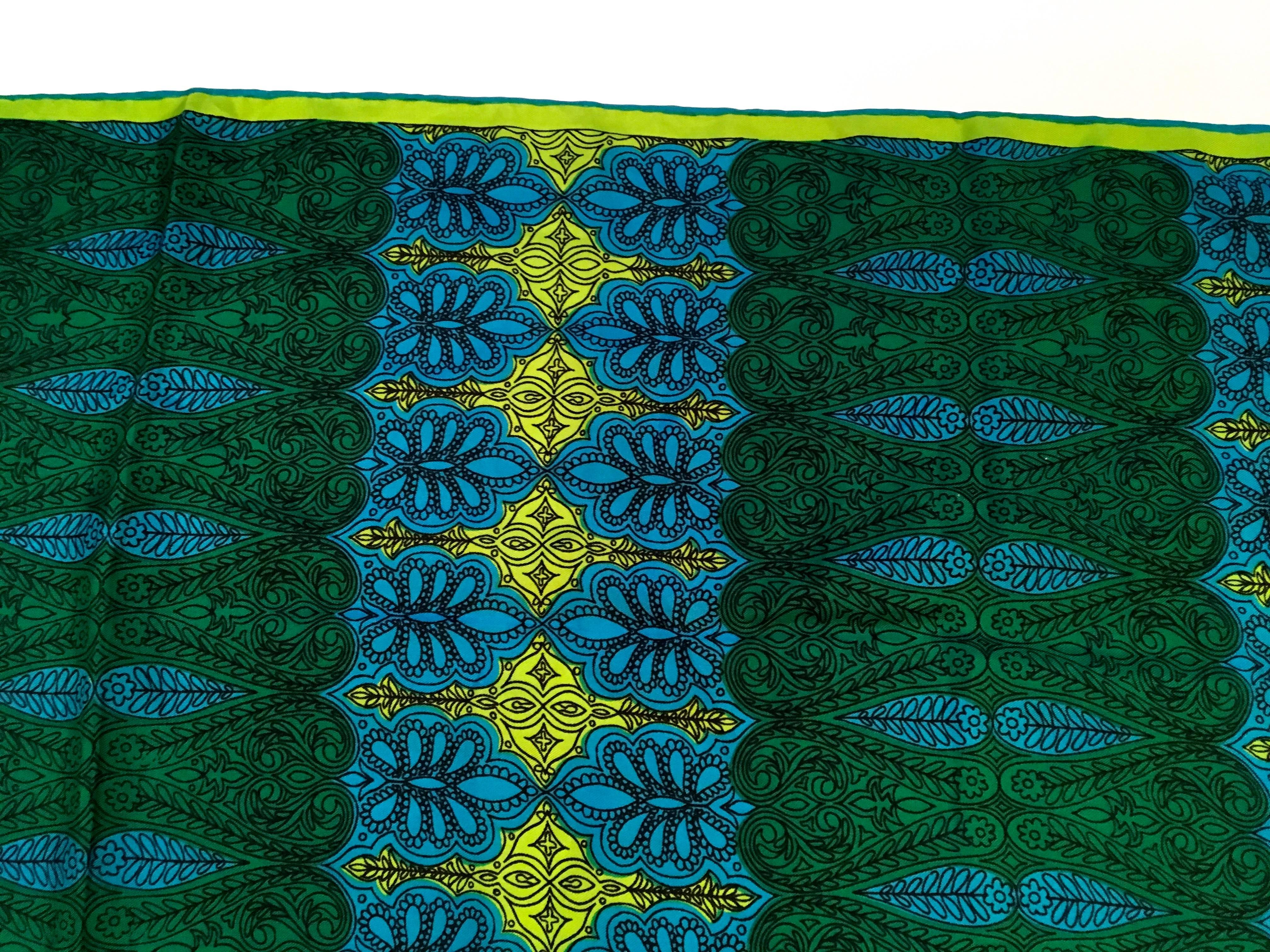 Rare Vintage Vera Scarf - 1960's - 100% Silk For Sale 2