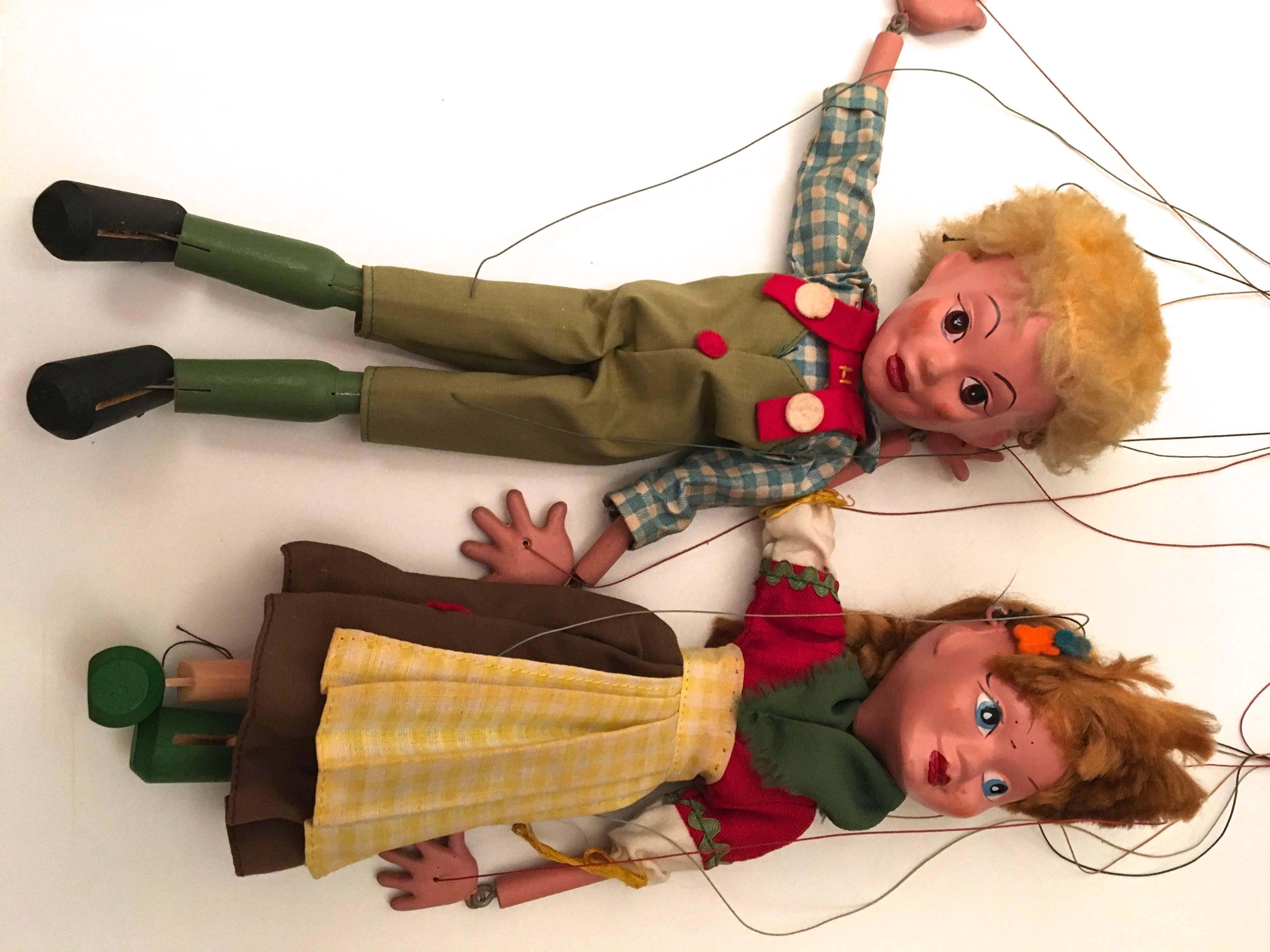 Vintage Pelham Puppets Hansel and Gretel Marionette Puppets In Excellent Condition For Sale In Boca Raton, FL