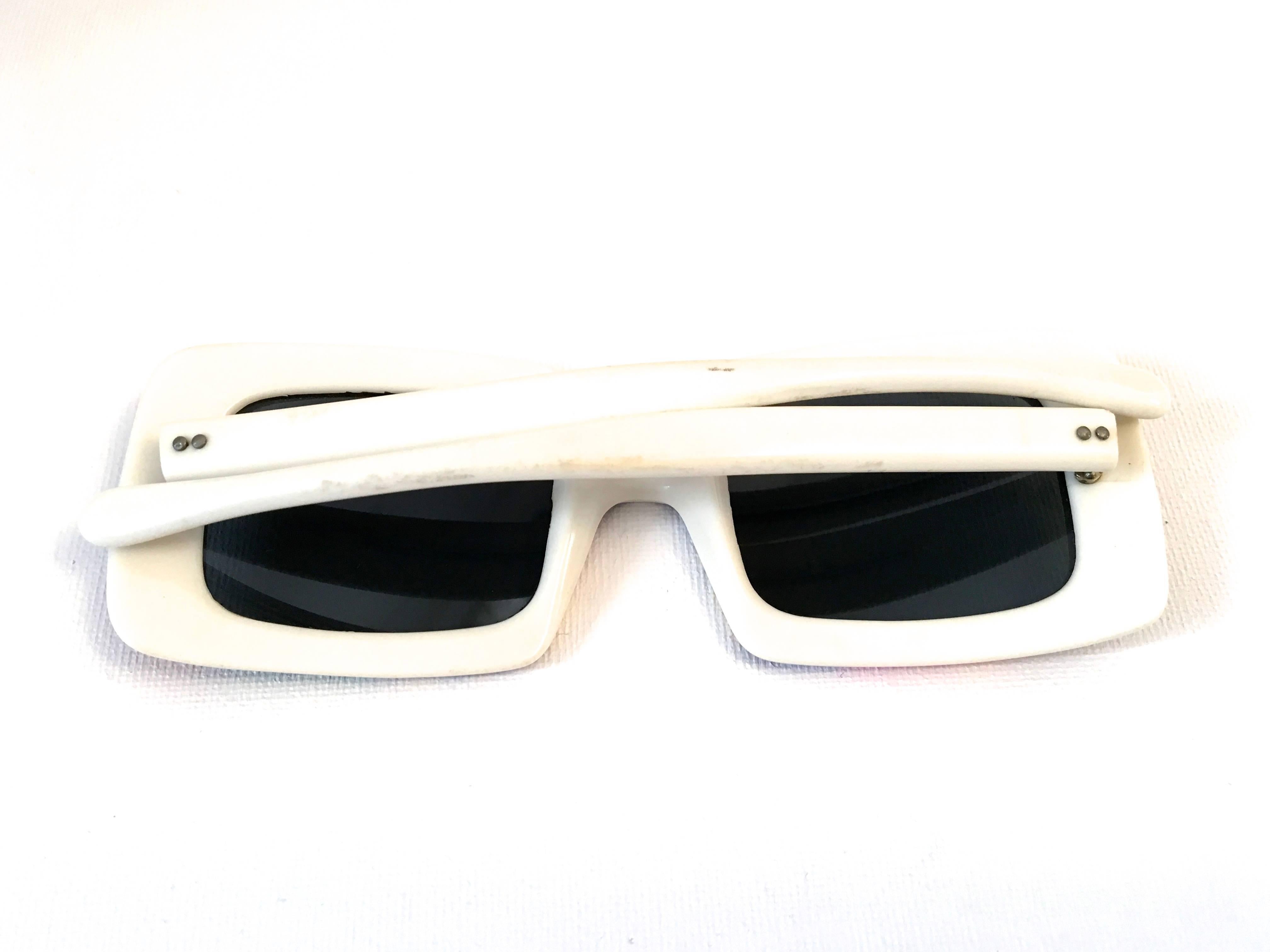 Mod 1960's Sunglasses - Psychadelic Design For Sale 1