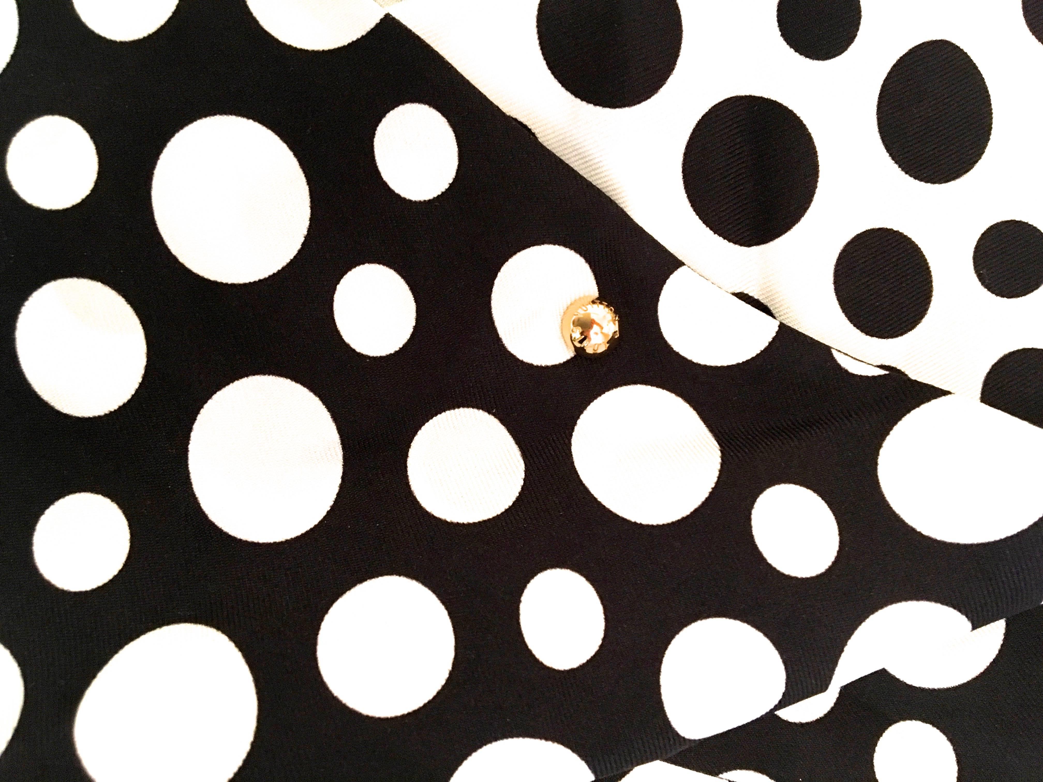 Women's or Men's Louis Vuitton Silk Snood Scarf - Yayoi Kusama - Limited Release